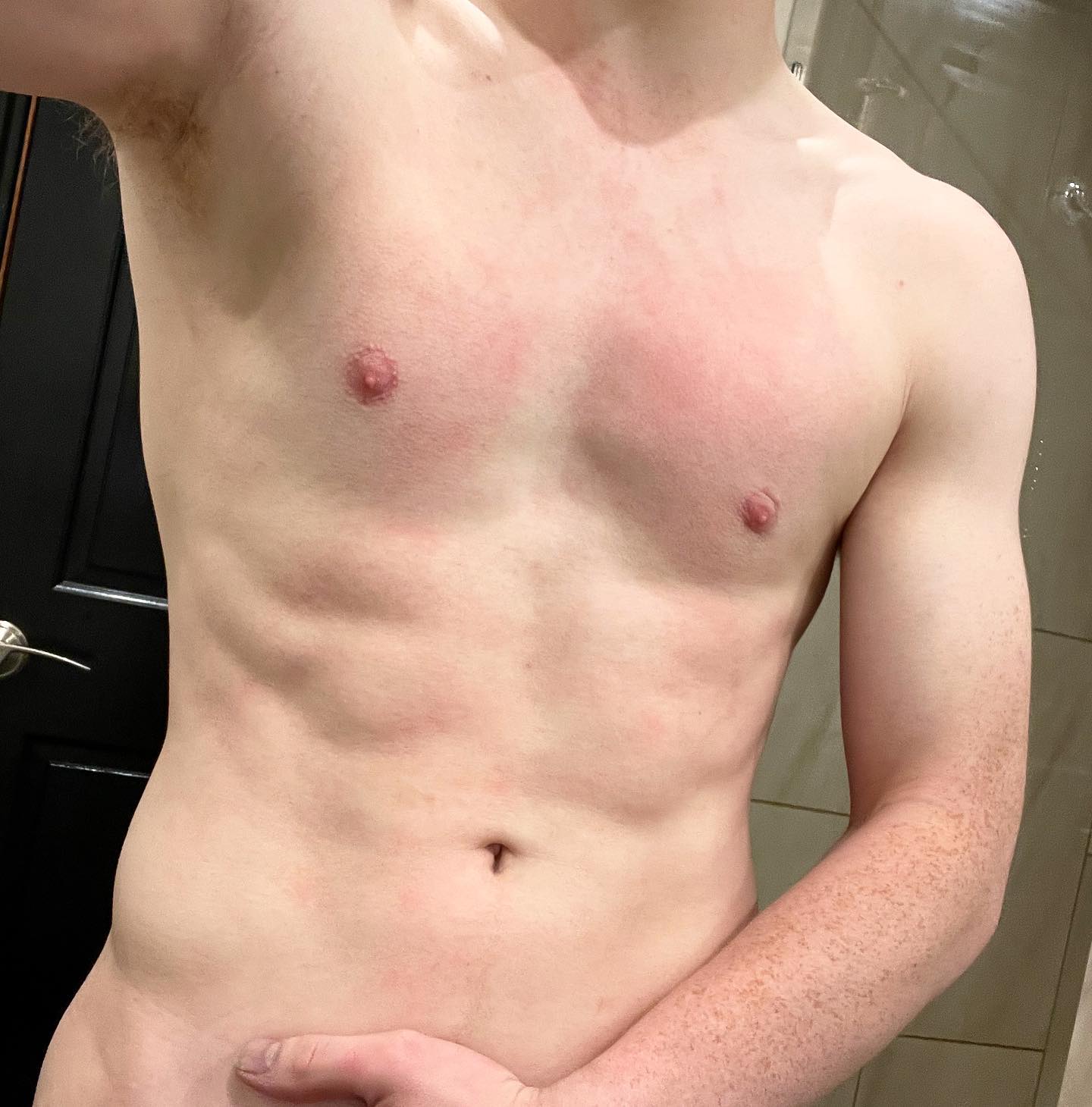 Being this fair skinned means I can actually draw red lines onto my skin after a shower just by drying myself with my towel. Something to do with blood cells I’m sure. 

#shirtless #gym #gymmotivation #workout #fit #abs #pecs #muscle #twink #twinks #twunk #jock #gayny #nygay