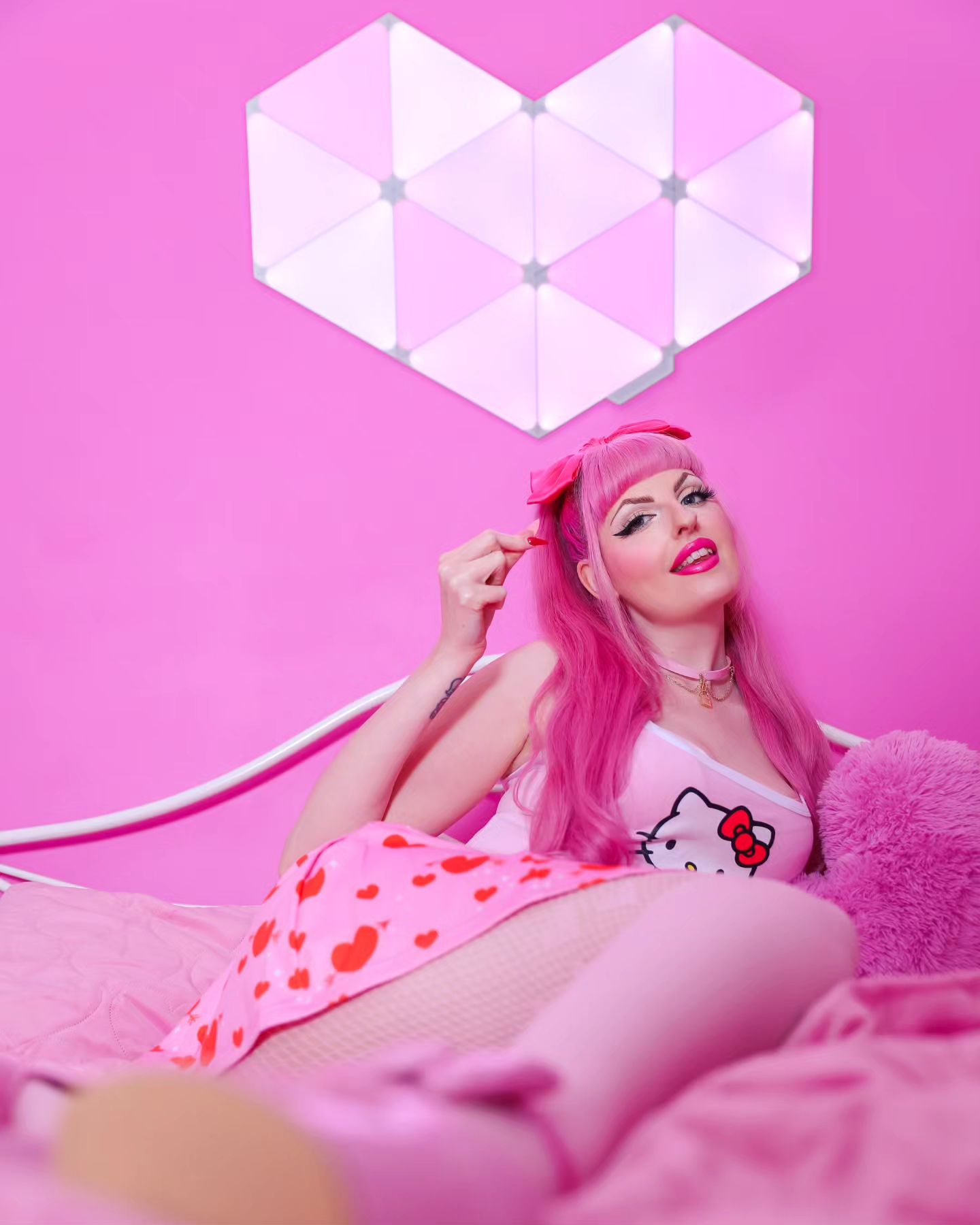 ♡What did you do for Valentines Day?♡
I got taken out to brunch and dinner!♥︎ 

Thank you to @nanoleaf and @rocketcommsanz for setting me up with the purrfect lights for Vday!🩷
You can use code Mkitty10 for 10% off your own nanoleafs!
Or type this in! 
https://go.nanoleaf.me/mkittyxoxo

#nanoleaf #nanoleaf #gifted #egirl #heartiest #heart #valentines #valentinesday #pink #pinkhair #hellokitty