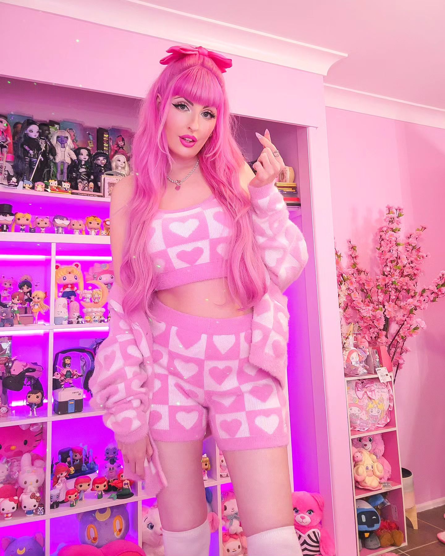 ♡I am so excited to announce that I am an official creator at @dreamhackau !!!!♡
I will be there all 3 days in Melbourne and I can't wait to see you all there and catch some live League of Legends♥︎
This is such a big deal for me as its my first time as an official creator🩷 
Who will I be seeing there? 
I've been jumping around with excitement all week! 

#dreamhack #gamer #gamergirl #egirl #announcement #excited #pink #egirl #streamer #Twitch