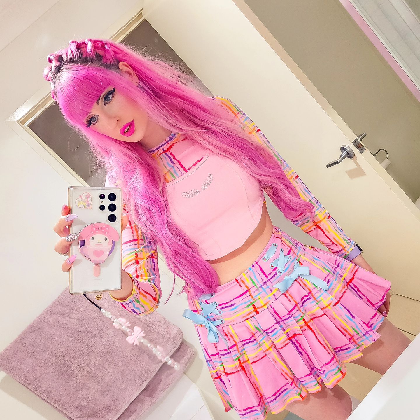 ♡But how much pink is really too much?♡

I am so behind on content! I've been so busy preparing for @dreamhackau and working♥︎
Its all coming together and I am so damn excited! 

Here's a little 90s themed outfit I put together for @jasminfoxe 30th birthday which was a blast!
Group pics to come!🩷

#dangerfield #egirl #altfashion #altgirl #pink #pinkhair #pinkaesthetic