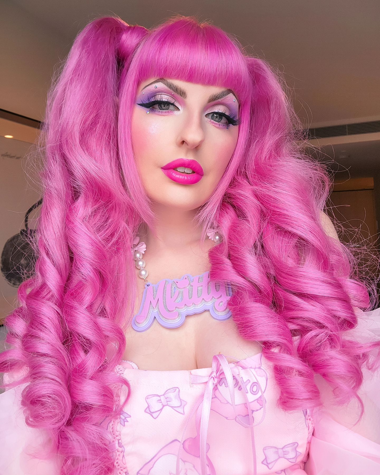 🩷🌸I felt like a Kitty Cupcake with this look🌸🩷

#makeup #makeupartist #pasteleyeshadow #egirl #pink #pinkhair #arcticfox #plouise #urbandecay #colourpop #colourpopme #hauslabs #onesize #gamergirl #streamer