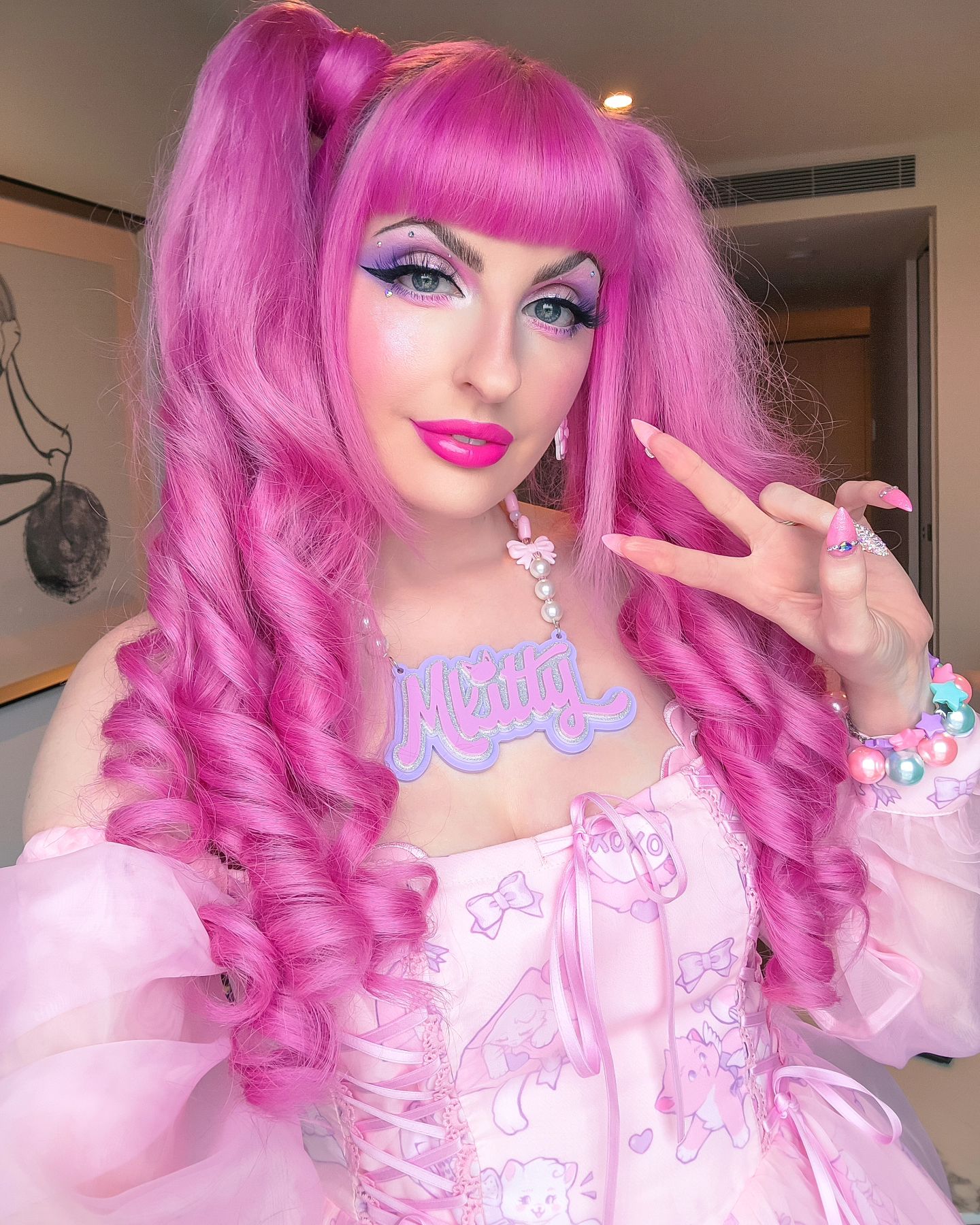 🩷🌸I felt like a Kitty Cupcake with this look🌸🩷

#makeup #makeupartist #pasteleyeshadow #egirl #pink #pinkhair #arcticfox #plouise #urbandecay #colourpop #colourpopme #hauslabs #onesize #gamergirl #streamer