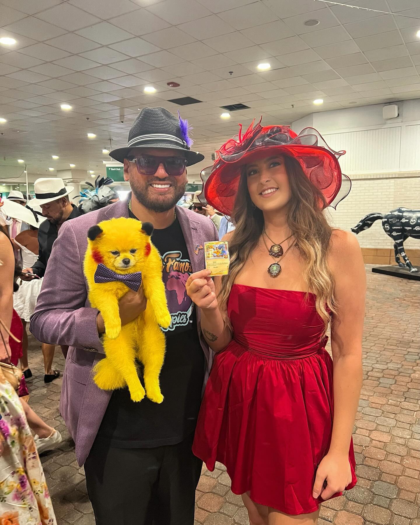 Giddyup!!! (Ft the guy with the pika pup that i gave a shiny pikachu card to 🥹) 🐎🐎
•
•
•
•
#derby #kentuckyderby #derbyday #louisville #stl #horseracing #derbyhats #derbyday #derbyfashion