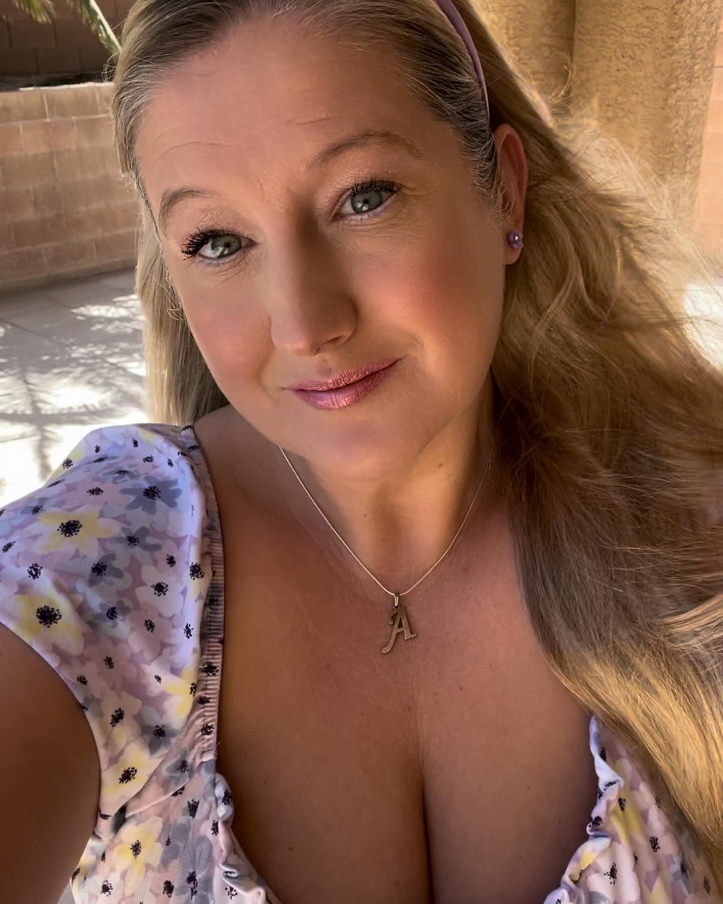 😊👗🌸 I am happy it is sundress season 😊👗🌸

How about you?