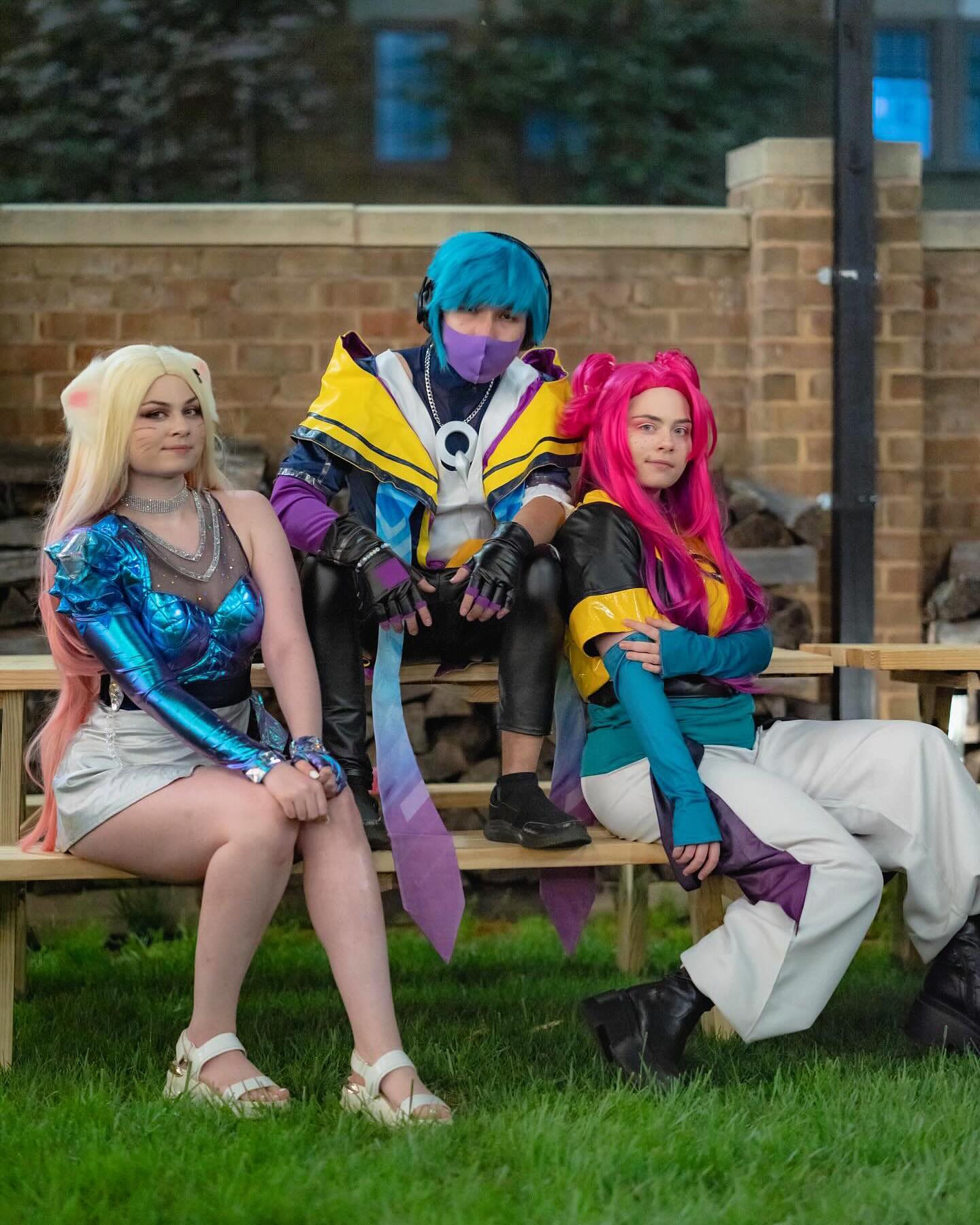 “And even rockstars got feelings that they feel”- Aphelios 

So happy I finally got to cosplay a League of legends character with these two. Heartsteel is my favorite Era of League so far and I can’t wait to cosplay more League in the future ❤️ 
•
Photo cred: @ryuuzamedia 

#leagueoflegends #cosplay #heartsteelcosplay #riotgames #cosplayerofinstagram #gaycosplay #videogamecosplay #aphelios
