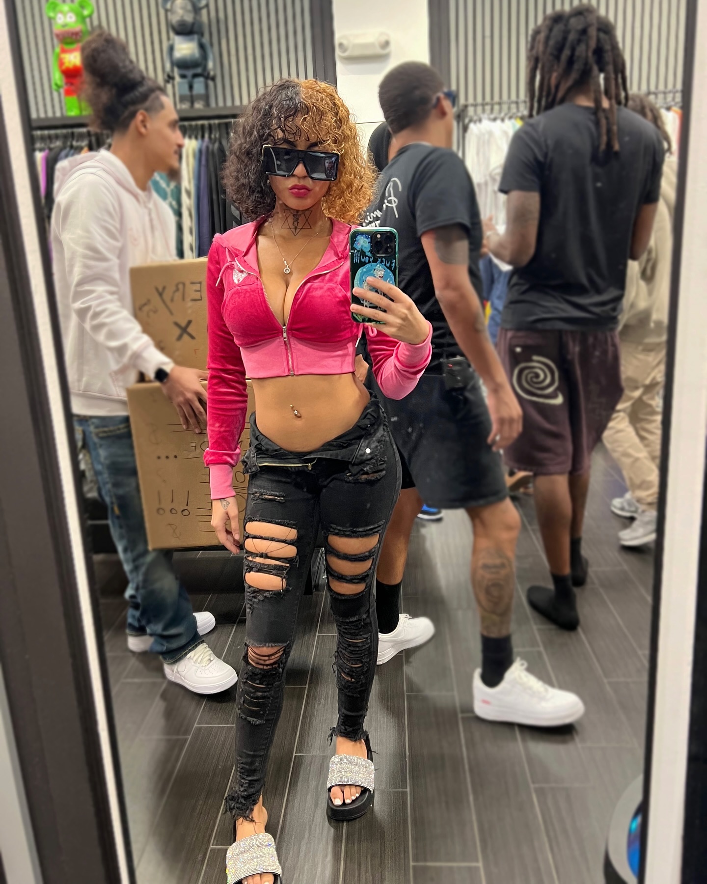 You see me walking in the mall.. wyd? 👀💕