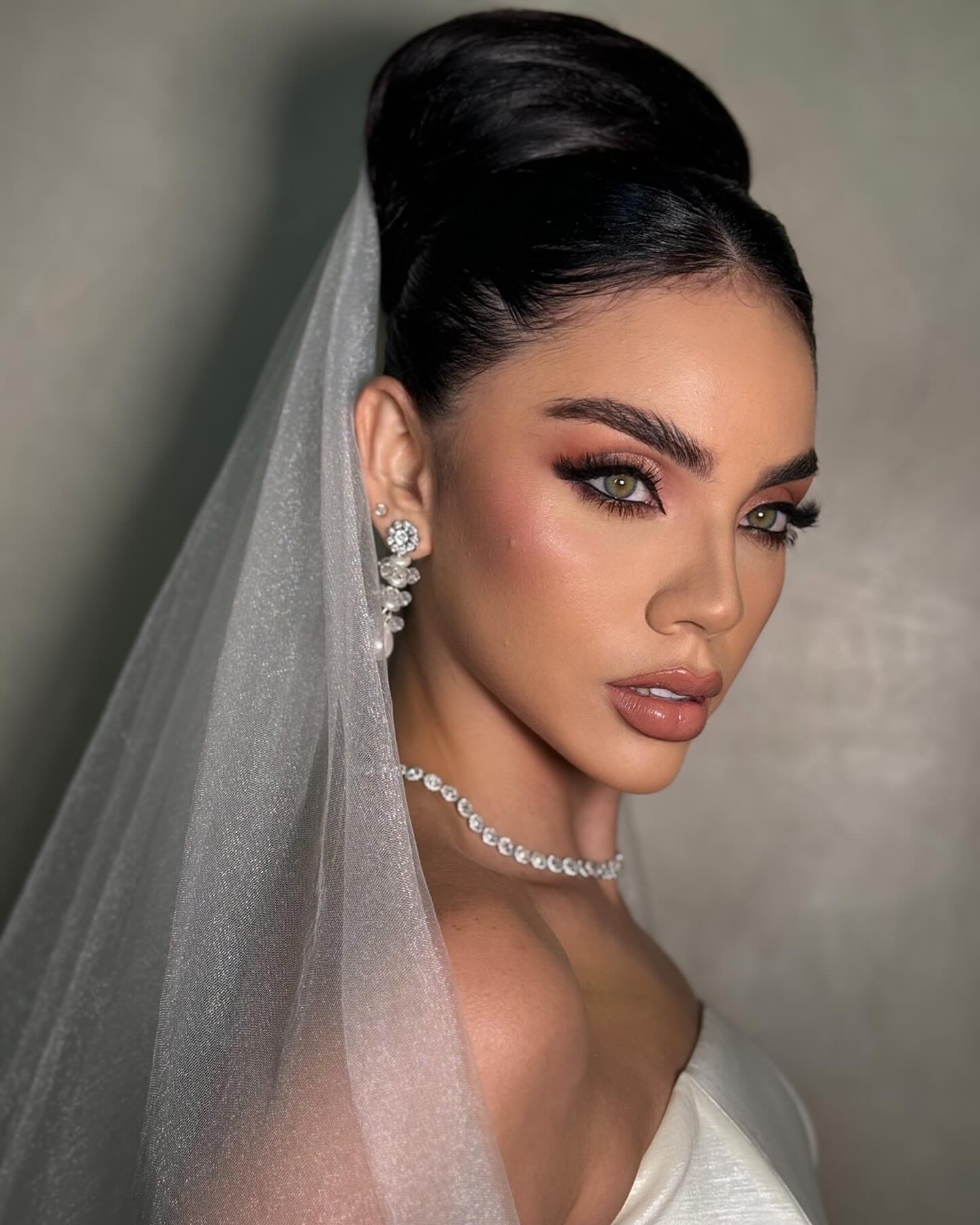 Golden Bride 🪽 
.
.
.
.
.
#bride  #brideinspiration #brideworld #makeup