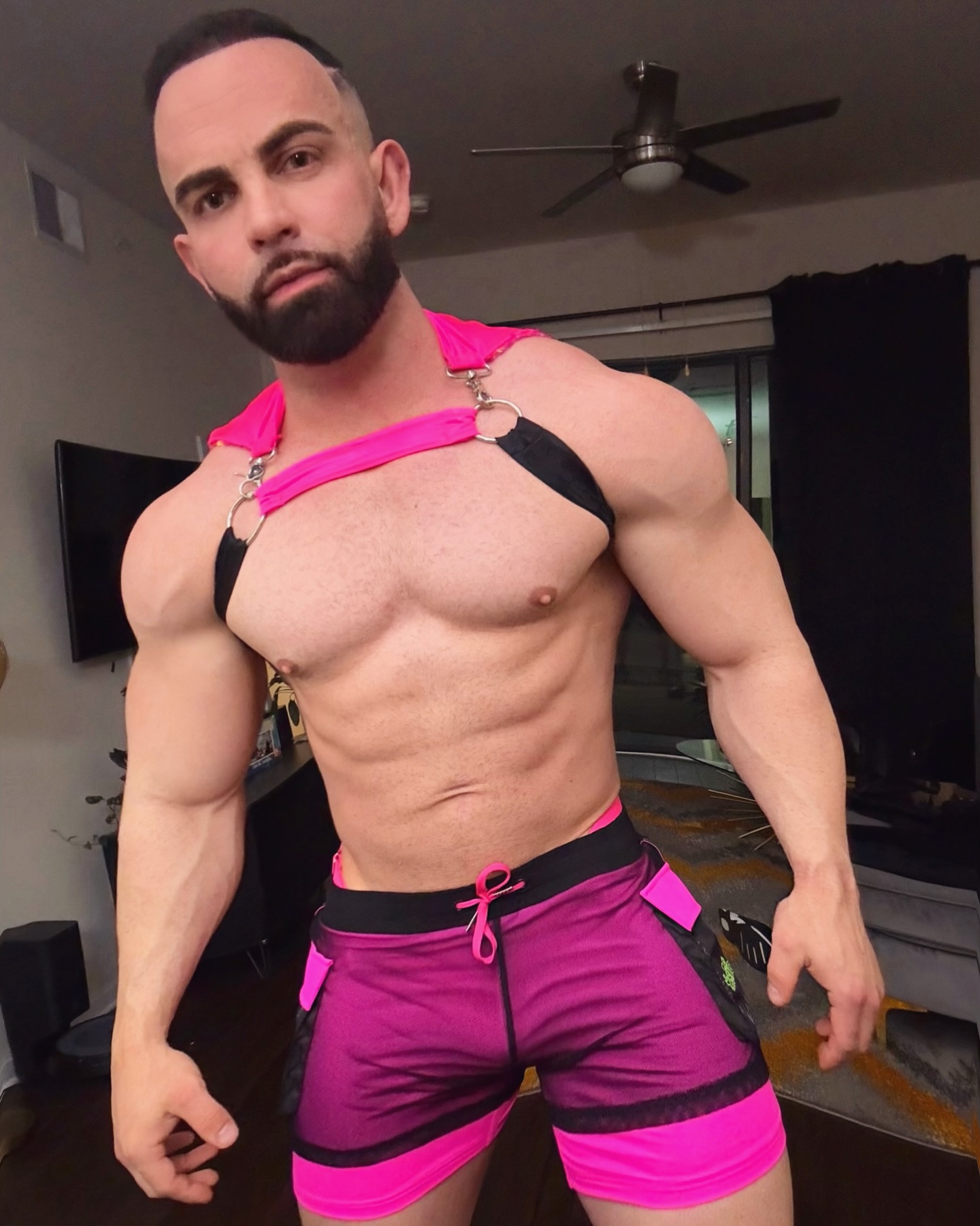 Real men can’t wear pink? 😜 What do you think?