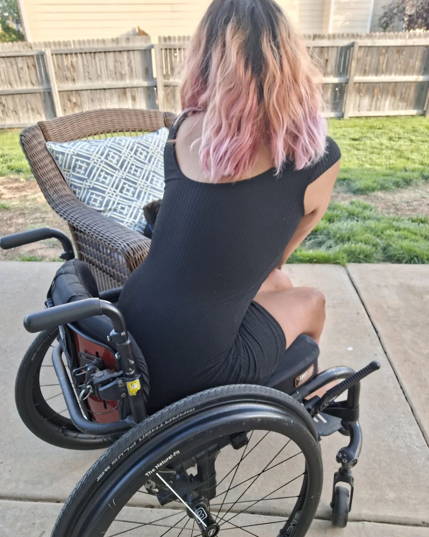 🐈‍⬛️ #wheelchair #wheelchairgirl #sci #spinalcordinjury #disability #hotanddisabled #wheelchairfashion