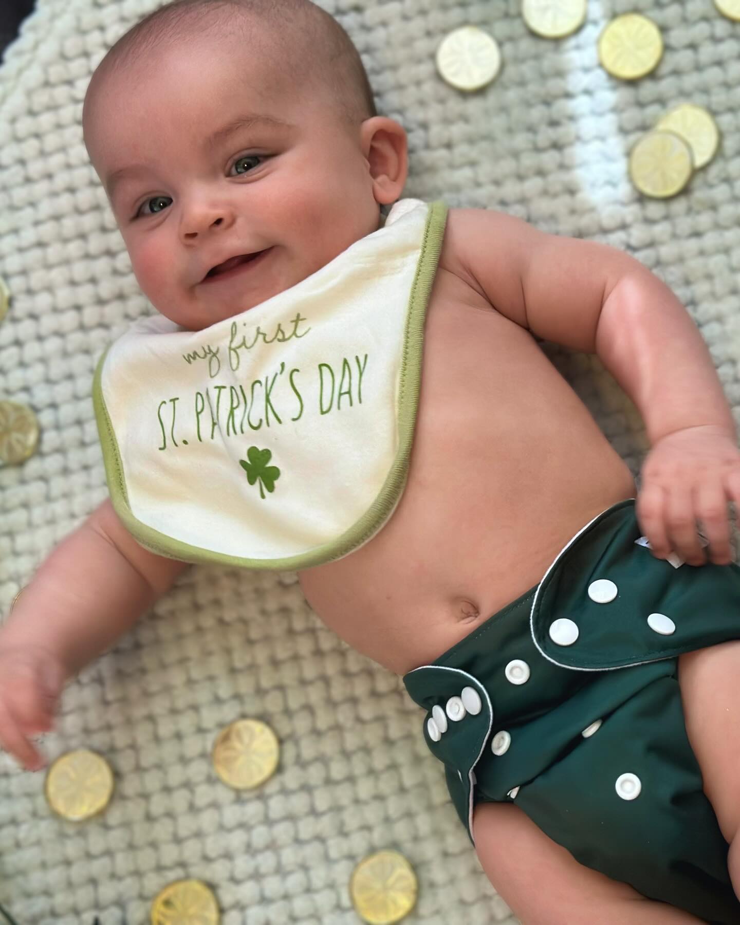 Alaric’s first St. Patrick’s Day! 🍀

Diaper🧷: @norasnursery 💚