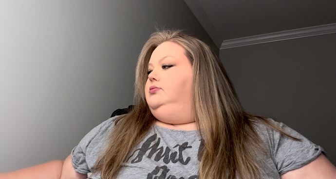 New EXCLUSIVE vlog style video posted on OF 😘 Watch me wake up, shower, and put on makeup. #ssbbw #ussbbw #feedee #feedeegirl