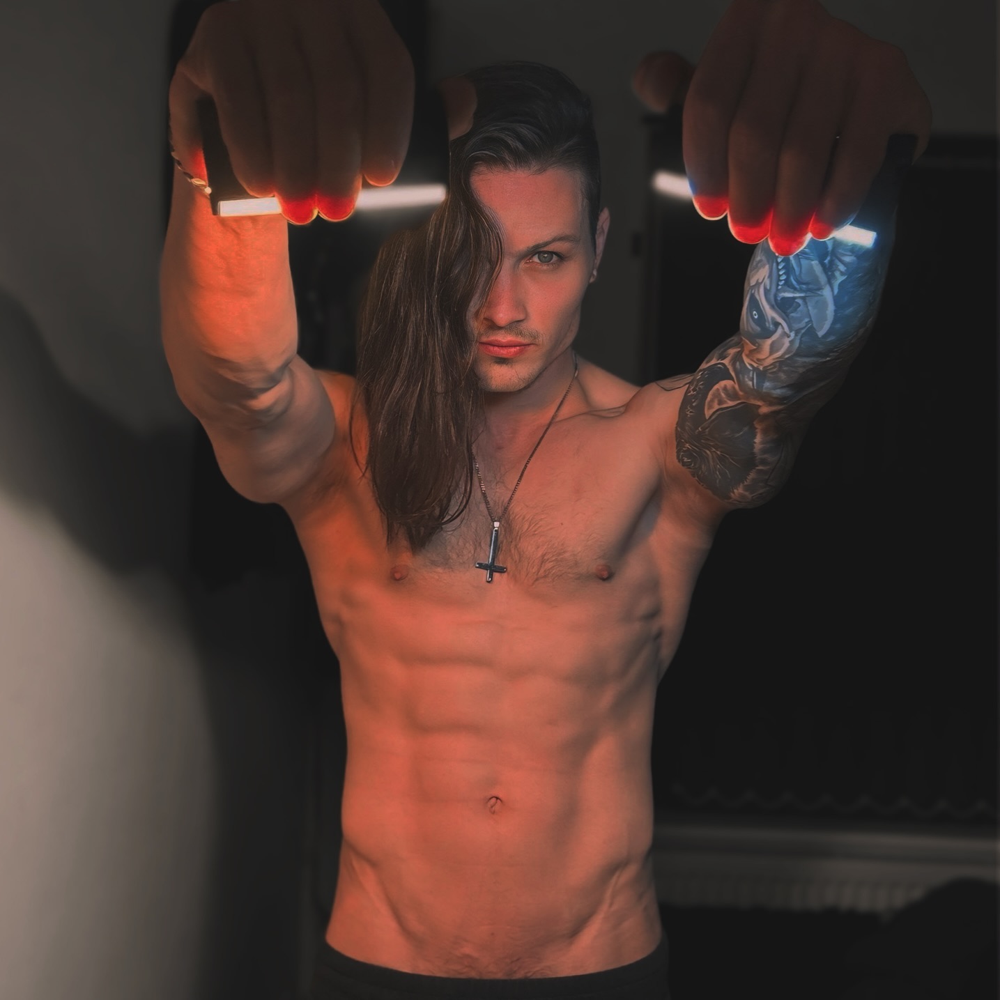 “Your reflection, your bitter deception setting you free.”🎶 
.
.
.
.
.
#lights #ink #inked #tattoo #tattoos #guyswithtattoos #altmodel #model #altfashion #fashion #postoftheday #photography #emo #goth #alt #alternative #gym #fitness #abs #sixpack #muscle #booktok #bookstagram #ruhndanaan #daltonrivers #sleeve #sleevetattoo