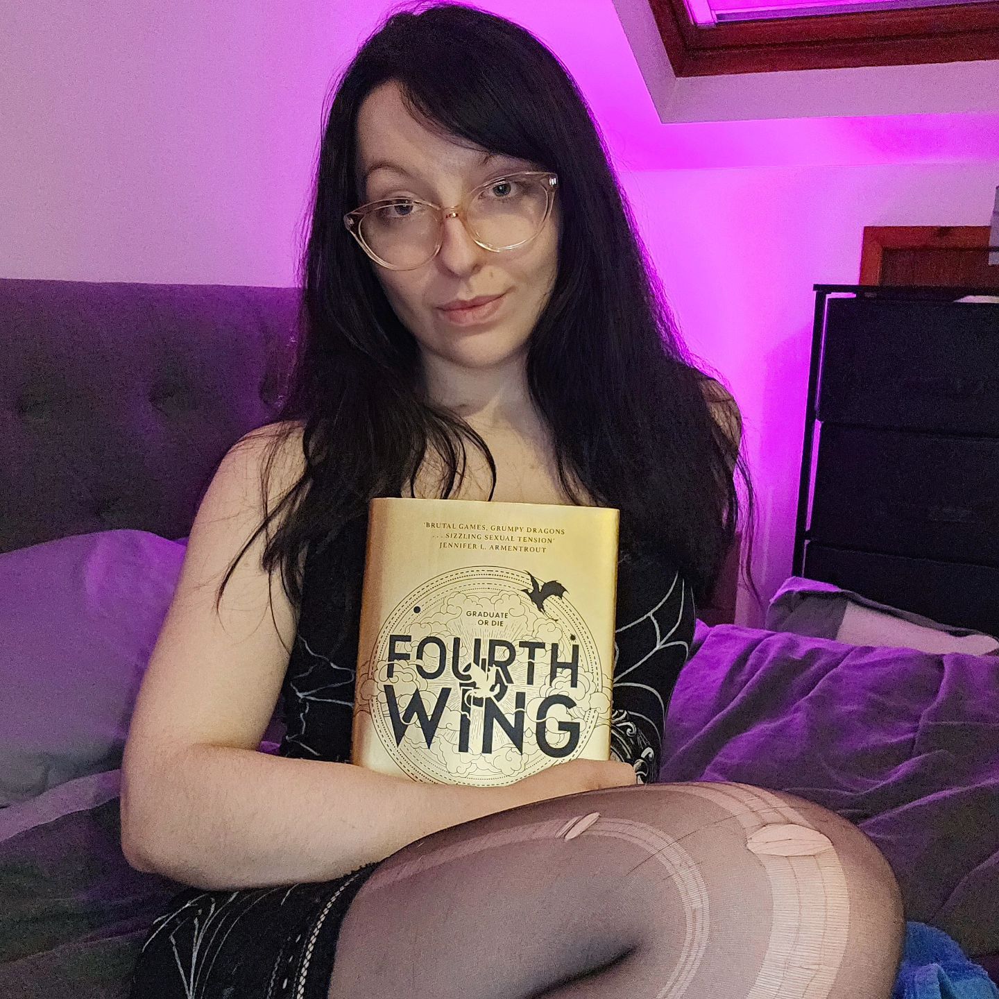 Do you like spicy fantasy?✨️
Fourth Wing and Iron Flame really got me eager to sink my teeth into some dark romance and spicy reads.

#spicybooks #fantasy #contentcreator #girlwithglasses