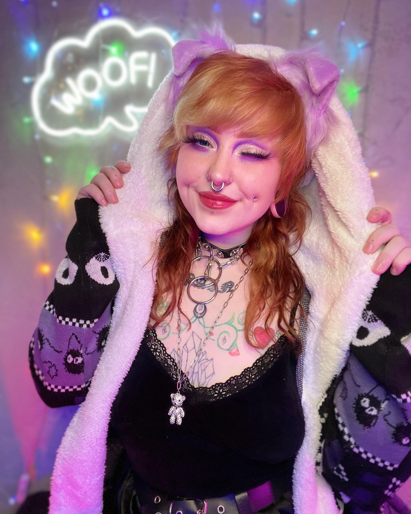“Quit whining. It’s fun to move to a new place, it’s an adventure!” 💫💜 
Cardigan- @hottopic 

#sponsoredbyHT, #HTFxStudioGhibliHoliday #emo #studioghibli #spiritedaway #noface #sootsprites #peachpwuppy