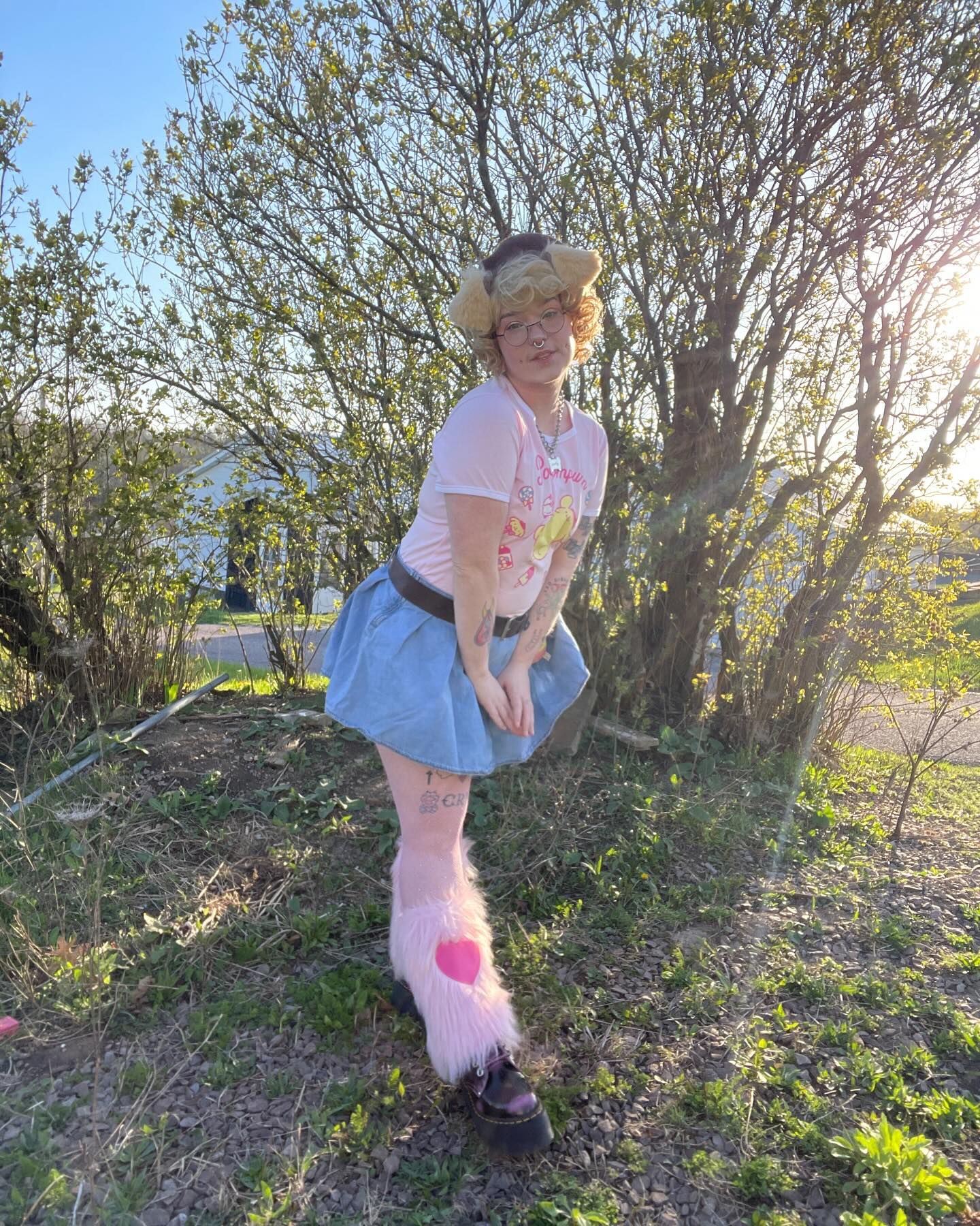 HAPPY BIRTHDAY TO THE P-DAWG!! 🐶 POMPOMPURIN!!! 🌼💛☀️💝

I’m really happy with how this cosplay came out 🥹👉🏻👈🏻 Pompom wasn’t on my radar until quite recently but!!! I love him so much!!! And I’m glad to have found merch that isn’t just yellow 😅💛 also the wind was CRAZY taking these.. I was trying so hard not to let my skirt just.. fly 🥴

Shirt & skirt- @hottopic 

#sponsoredbyHT #HTFxPompompurin #sanrio #pompompurin #pompom #hellokitty #hellokittyandfriends #pudding #goldenretriever #sanriocosplay #pompompurincosplay #hellokittycosplay
