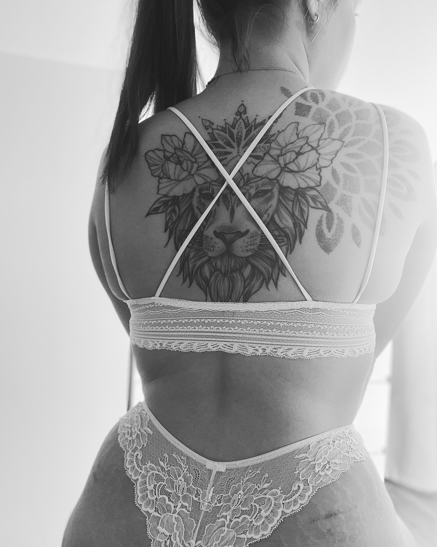 Ein Traum in Weiß 😇 

#tattoomodel #tattoo #tattoos #tattooed #inked #ink #tattoosart #tattoostyle #tattoolife #tattoogirl #tattoogirls #tattoolove #white #dessous #back #sexy #sinnlich #sexpositive #itsme #followme #viral
