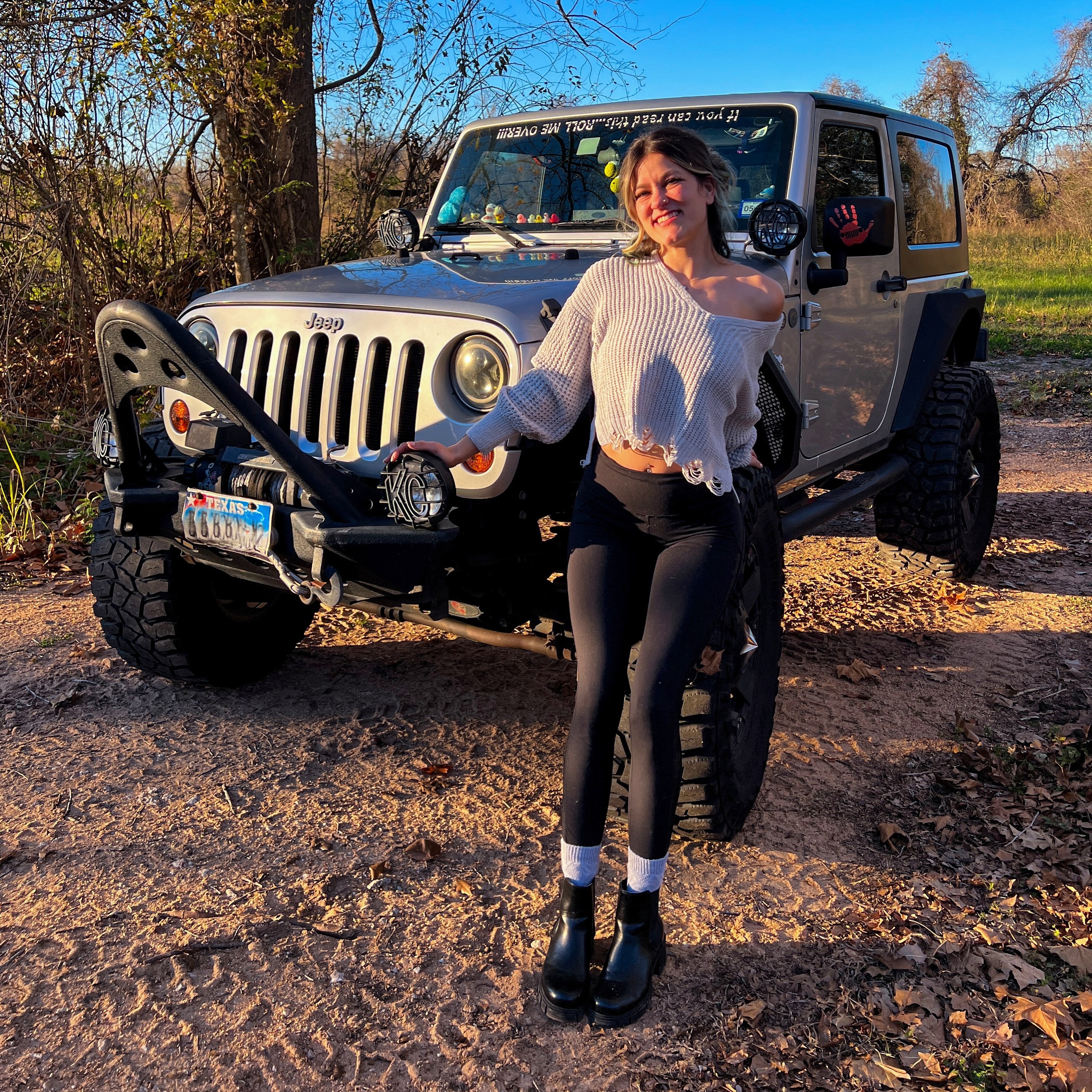 Okay, are we in spring time or no cause I woke up this morning and it was in the 50s again. Come on, Mother Nature, you’re really messing with my seasonal allergies. 🤧 

#Jeepgirl #jeeplife #jeepjk #wrangler #jeepwrangler #mallcrawler #jeepgirlsdoitbetter #adventure #houstonjeeps #jeepgirlslikeitdirty #2doorjeep #jeepbabe #jeep #jeepgirlgang #jeepgirlsrock
