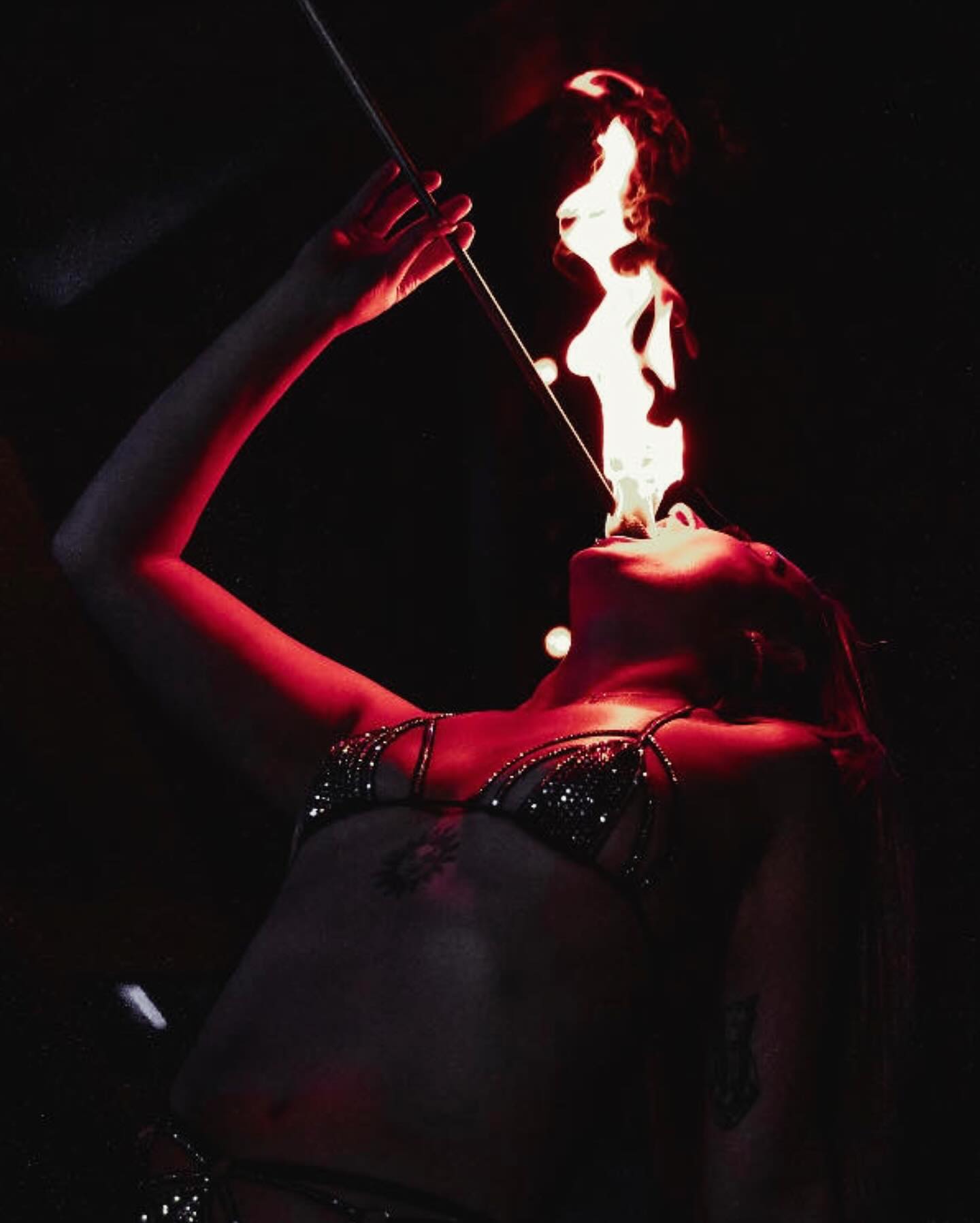 Final round of shows before I go back to my regular programming 🔥✨ 
Come see me eat those tasty flames and turn myself into a human torch ❤️‍🔥

📸 @blondie_pix 
#showgirl #burlesque #fireeating #dubstep #fireperformer