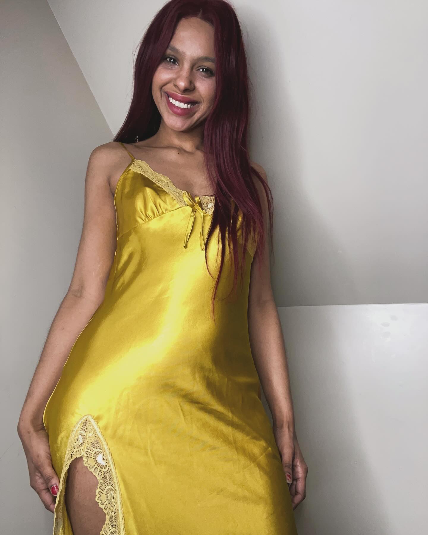 Be the ray of sunshine and brighten someone’s day ! This is why I love what I do I love connecting and making people smile …did I make you smile today.? ………………………..#levelup #creators #babesofinstagram #hustle #wakeup #stonerbabe #420 #yellow #smile😊 #sunshine ine