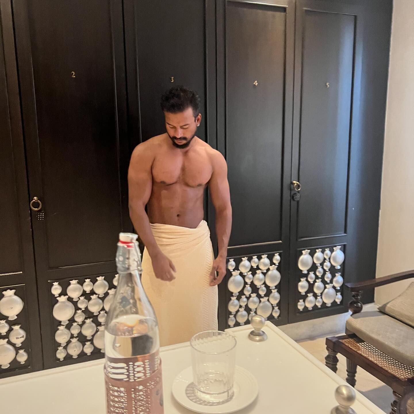 Too Hot Today Is 🥵🥵 Just Done shower 🙈😍✨
.
.
.
.
.
@raj.amen #fitnessmodel #lifestyle #fashionmodel #bold #shoot #naturephotography #indianmen #towel #oftheday