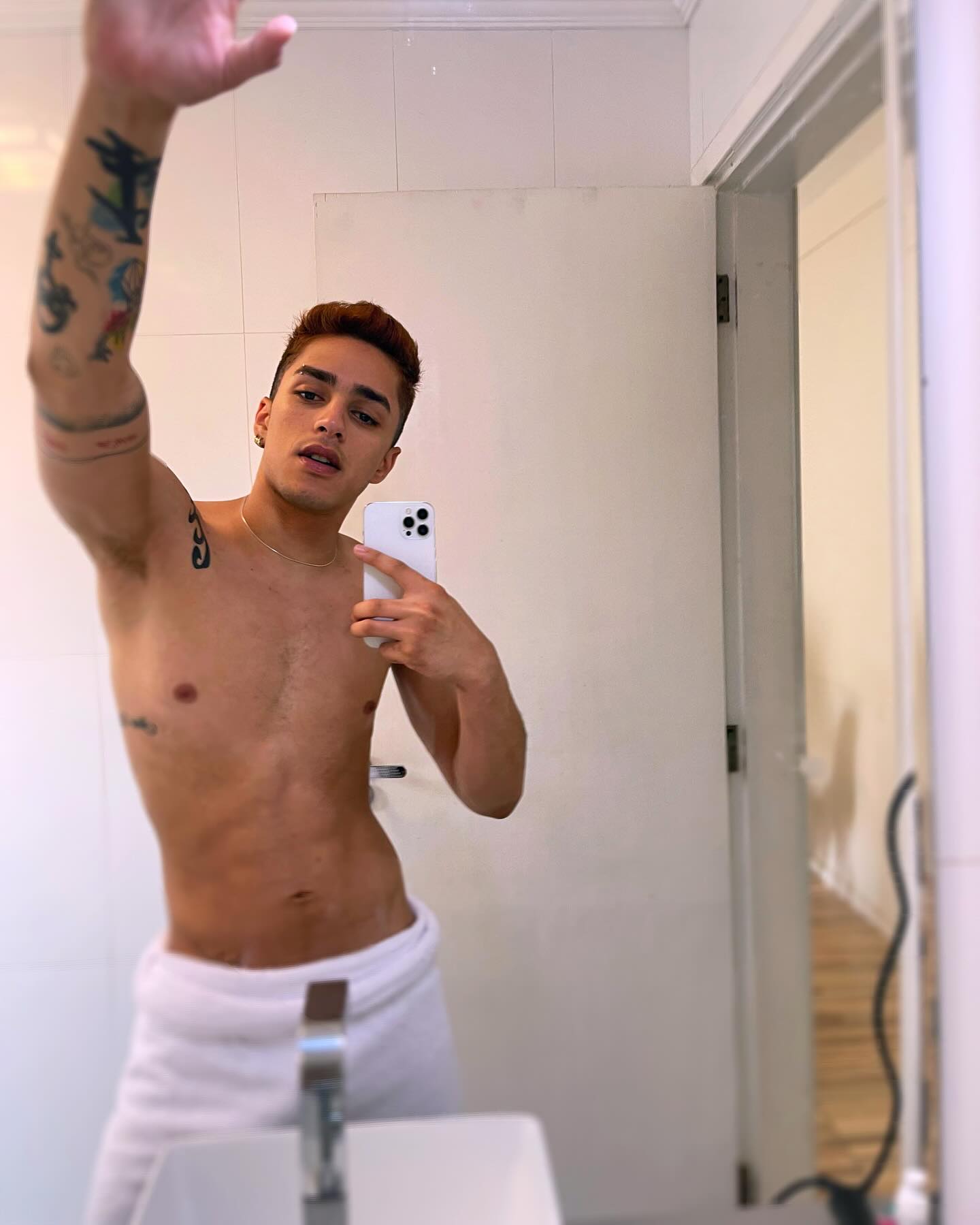 Quien me acompaña a la ducha? 🥵