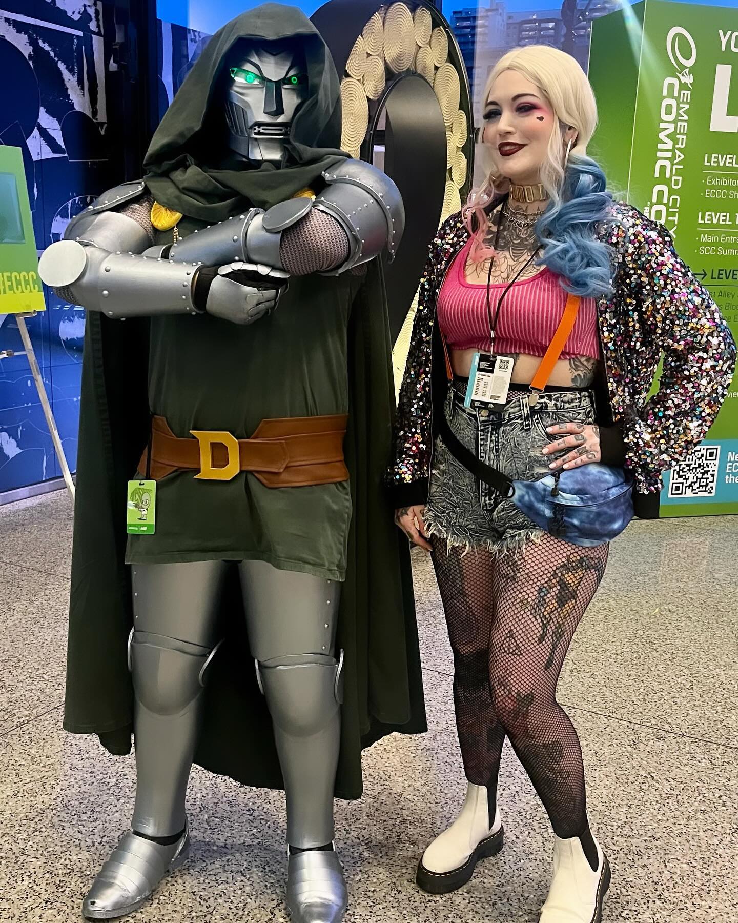 Comicon was super fun! 🤩 and I really enjoyed cosplaying as Harley Quinn for the first time 💕 might have to do it again 🤪

Also look how cute me and @batman.in.seattle  are ❤️‍🔥