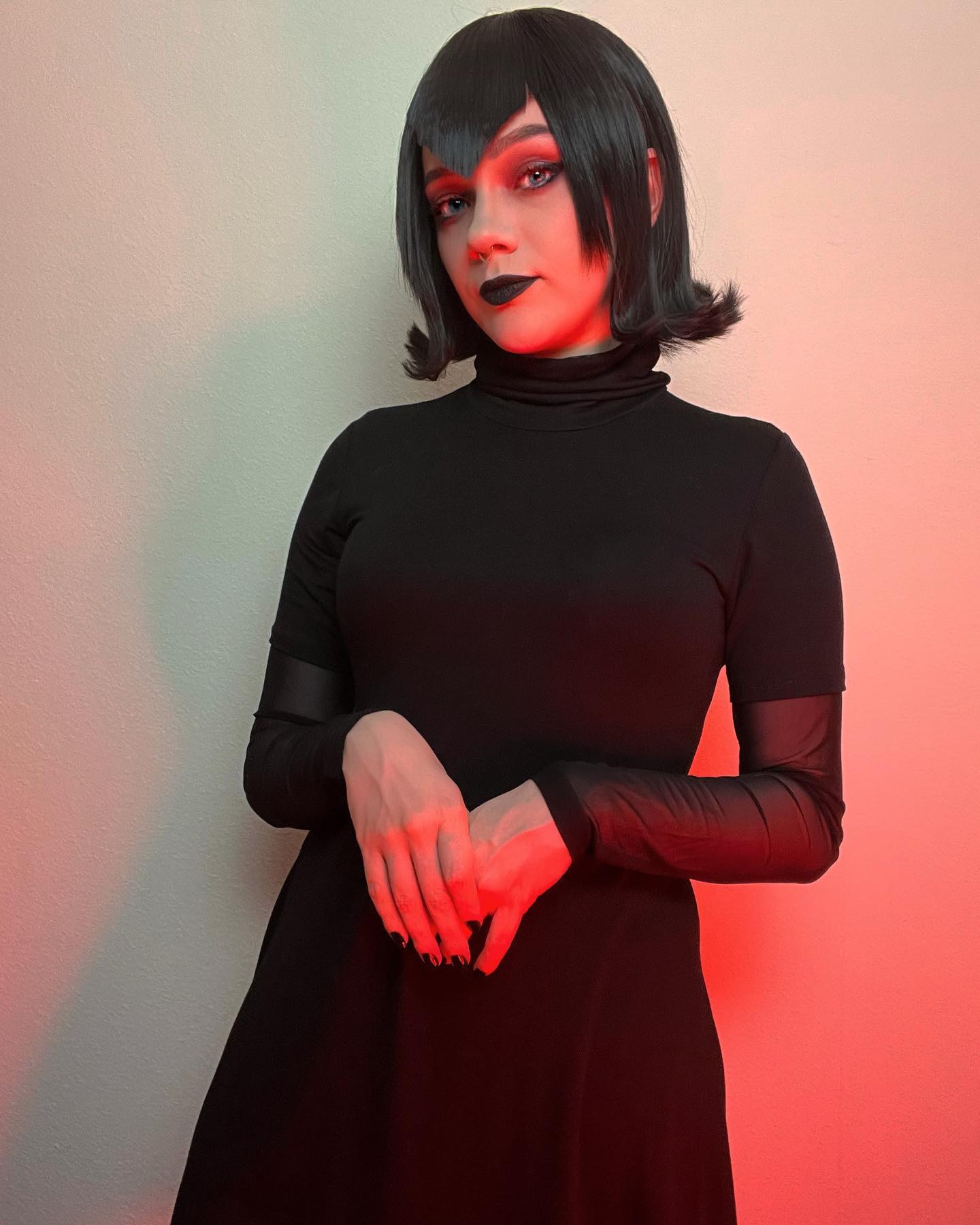 Hi 🧍🏼 it’s been a while. I needed to take some time away last year to focus on my mental health, but I’m excited to start making content again. If you’re still here, thanks. 👹🖤
#mavis #mavisdracula #maviscosplay #hoteltransylvania #hoteltransylvaniacosplay #cosplay