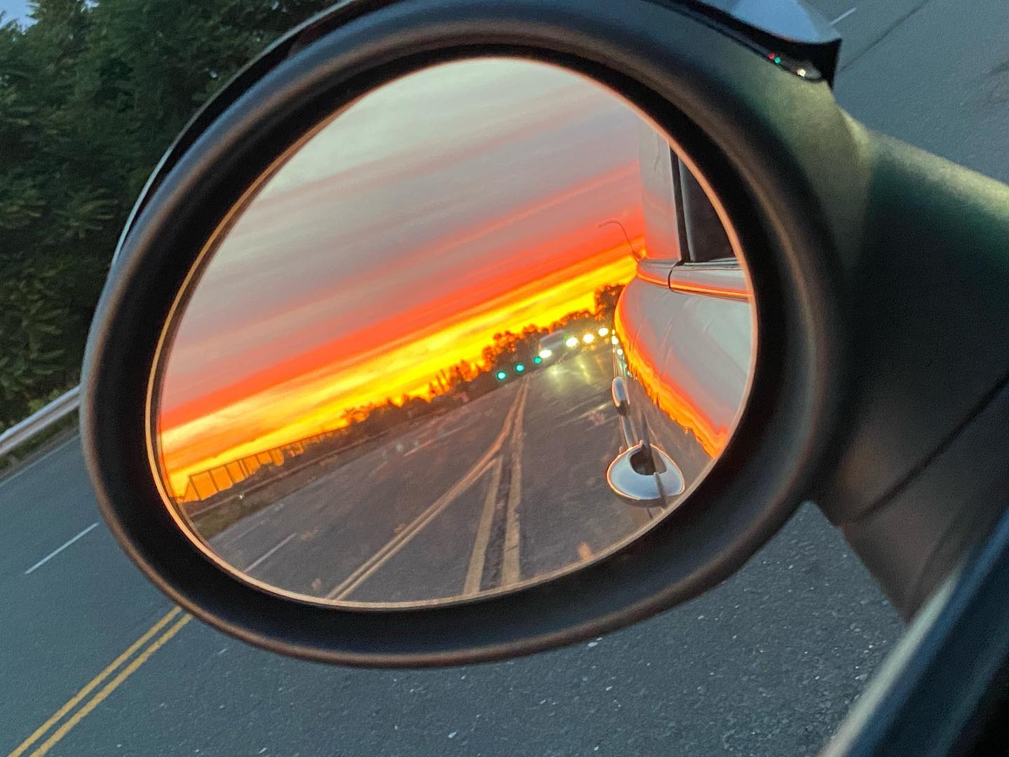Sunsets from bubbas side mirror 😻😻
