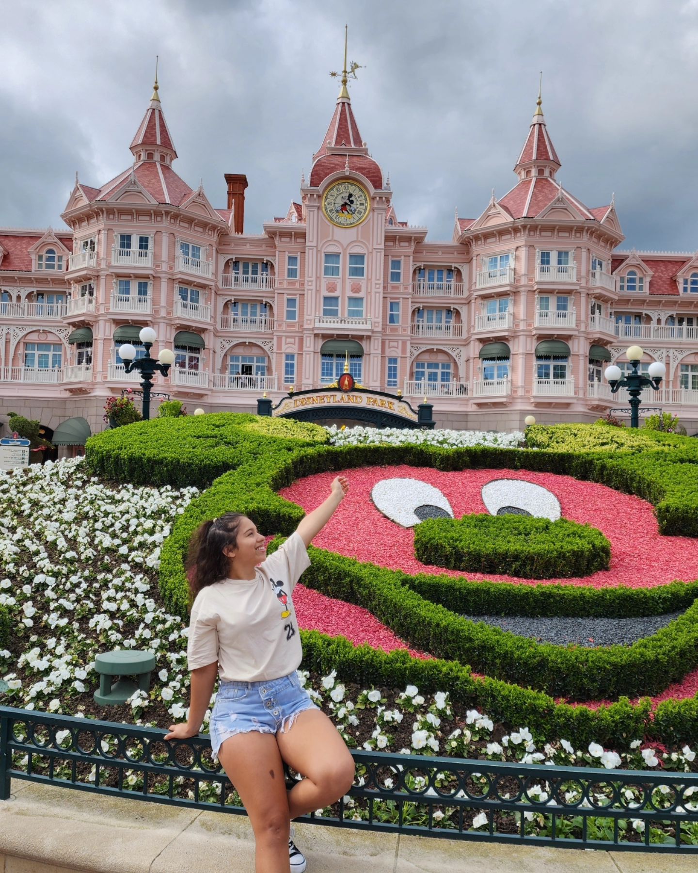 Disneyland Paris💫🇨🇵🥹fue muy lindo y mágico 💫It was very nice and magical ✨