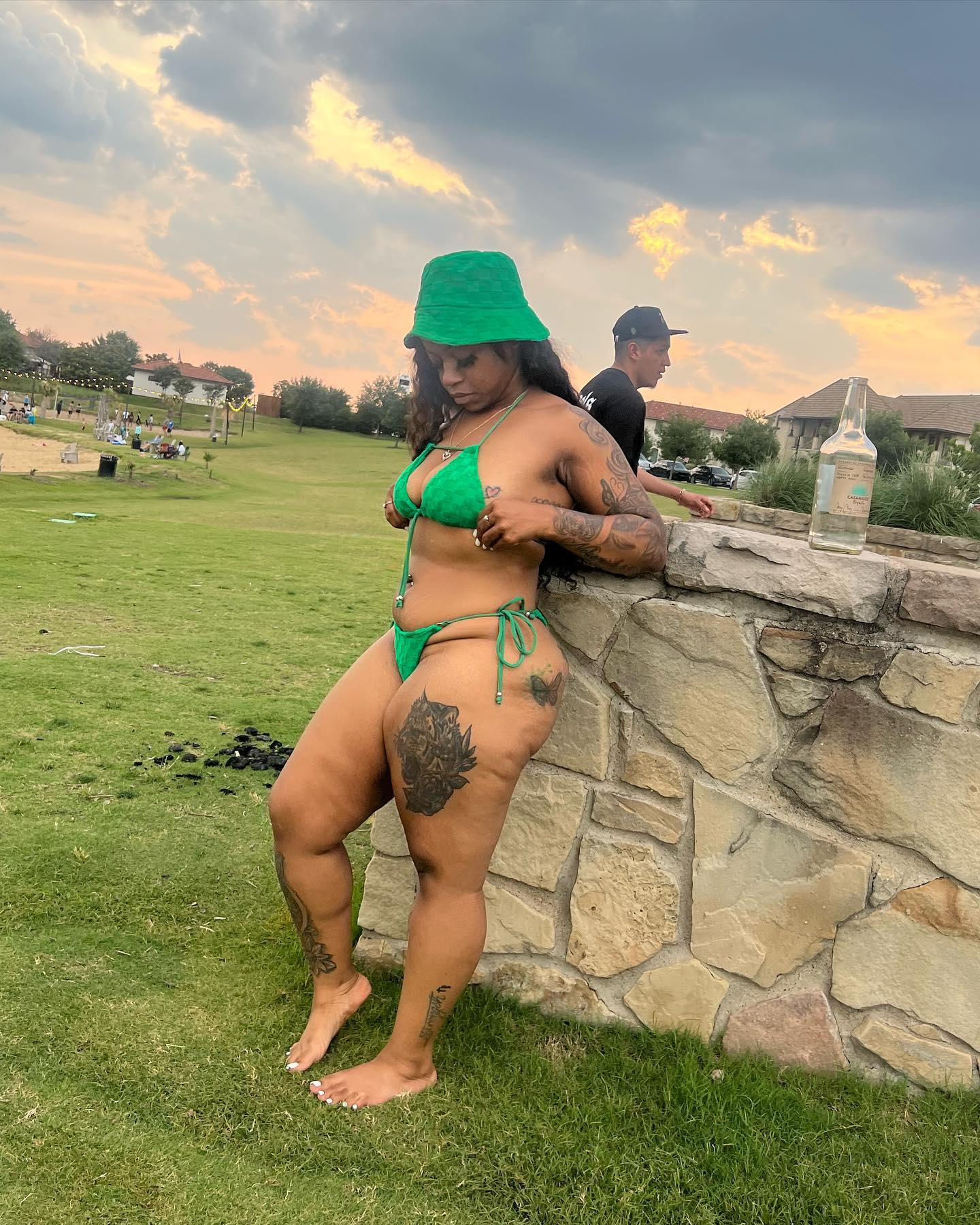 Hard to forget but here’s a reminder 💚🐐 

Swimsuit👙 @xtherealkdoll