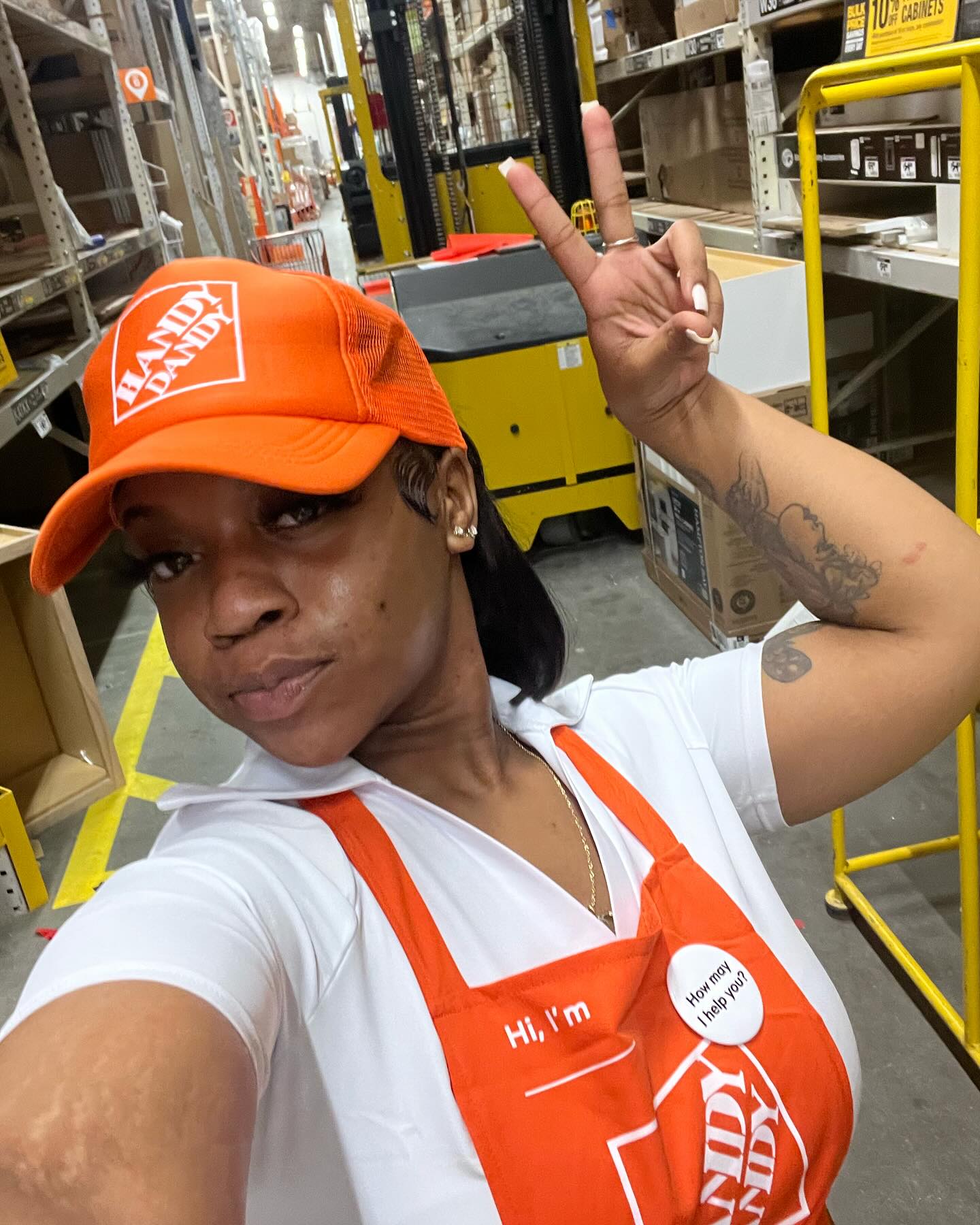 I quit onlyfans to work at home depot 🤣🥰…