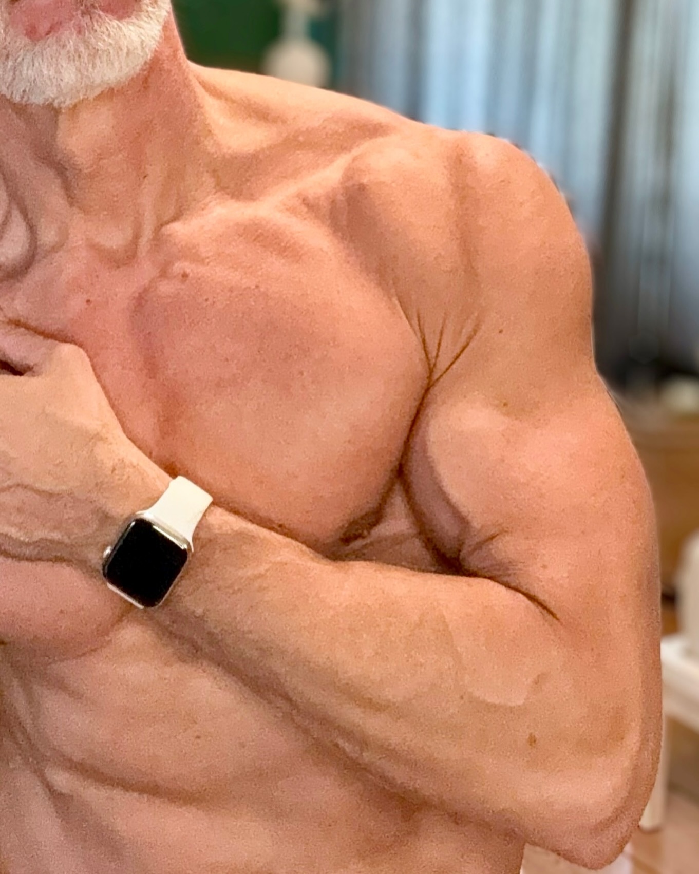 It’s a veiny day

#daddy #silverfox #vegan #fitover55 #gay #gayfit #veganfit #workoutmotivation #arms #biceps