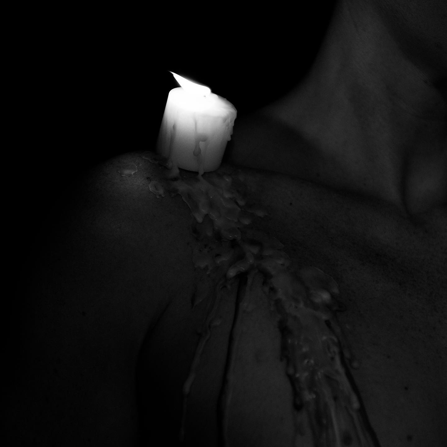 .
.
We’ve all got both light & dark inside us. What matters is the part we choose to act on.
.
📸 @photo_doctor100 
.
#sportysweetcheeks #dark #light #candle #shadow #wax #waxplay #hotwax #candlelight #lowlight #photodoctor #model #modeling #connecticutmodels #sensuality #sensualphotography #sensual_art #implied #art #photogram #photography #beauty #details #burningcandle #mood #aesthetic #boudoir #éroticart #erotique #nsfwposts
