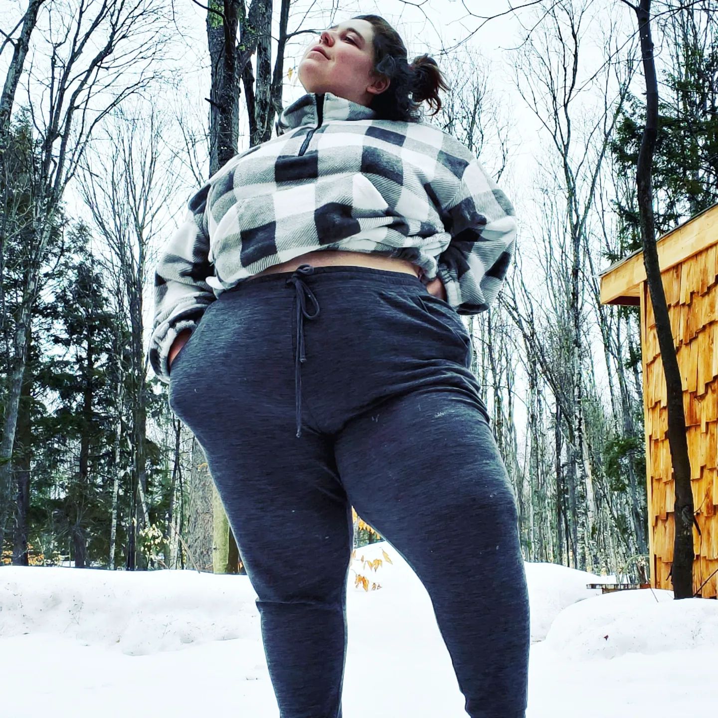 Some last minute winter fun, come see more on my other platforms 😋#bbw #thick #belly #bbwonlyfans #thiccthighs #booty