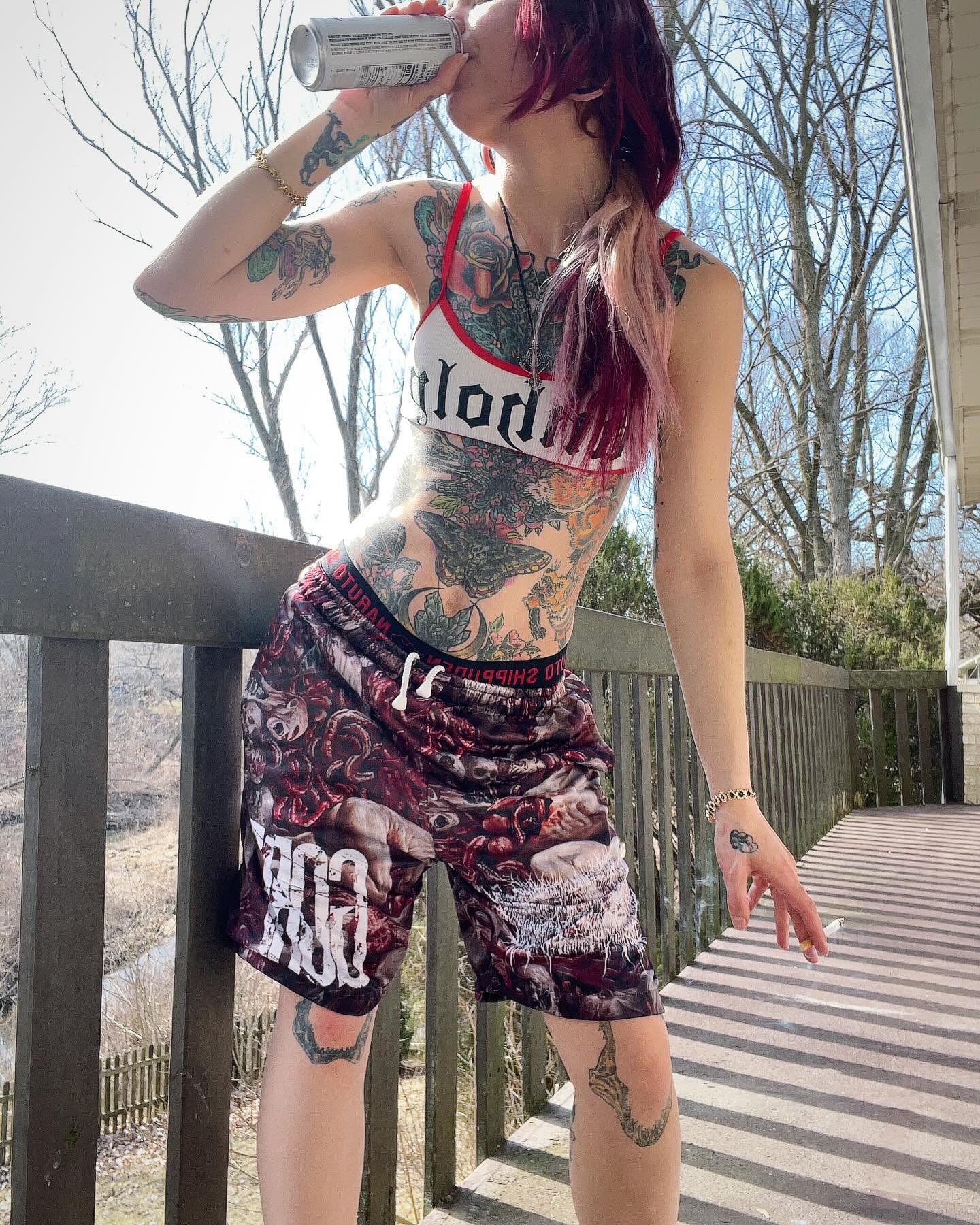 when it’s 65 in february and you live in the midwest 
shorts: @ftolrecords 
✨
✨
✨
#midwest #midwestliving #65 #fattuboflardrecords #tattoos #splithair #splitdye #redandblonde #unholy #slam #kneetattoos #torsotattoo #piercings #stretchcedears #stretchedseptum #whiteclaw #daydrinking #fyp