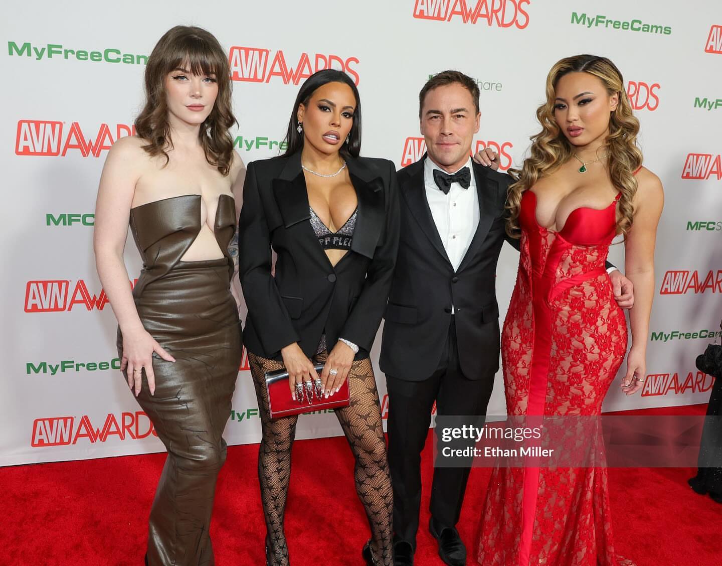 AVN was a DREAM come true! Thank you for having me & giving me the best costars ever @kazumisworld @luna5star 
I’ve fantasized about this since i first started in the industry in 2014 and never ever thought i would actually get to do it! Hosting AVN was exactly what I had hoped it would be, incredible in every way! 
Thank you to my fans for getting me to this level in my career, THANK YOU 💗
also thank you @asanchezfashion for making me the most gorgeous dresses 💗