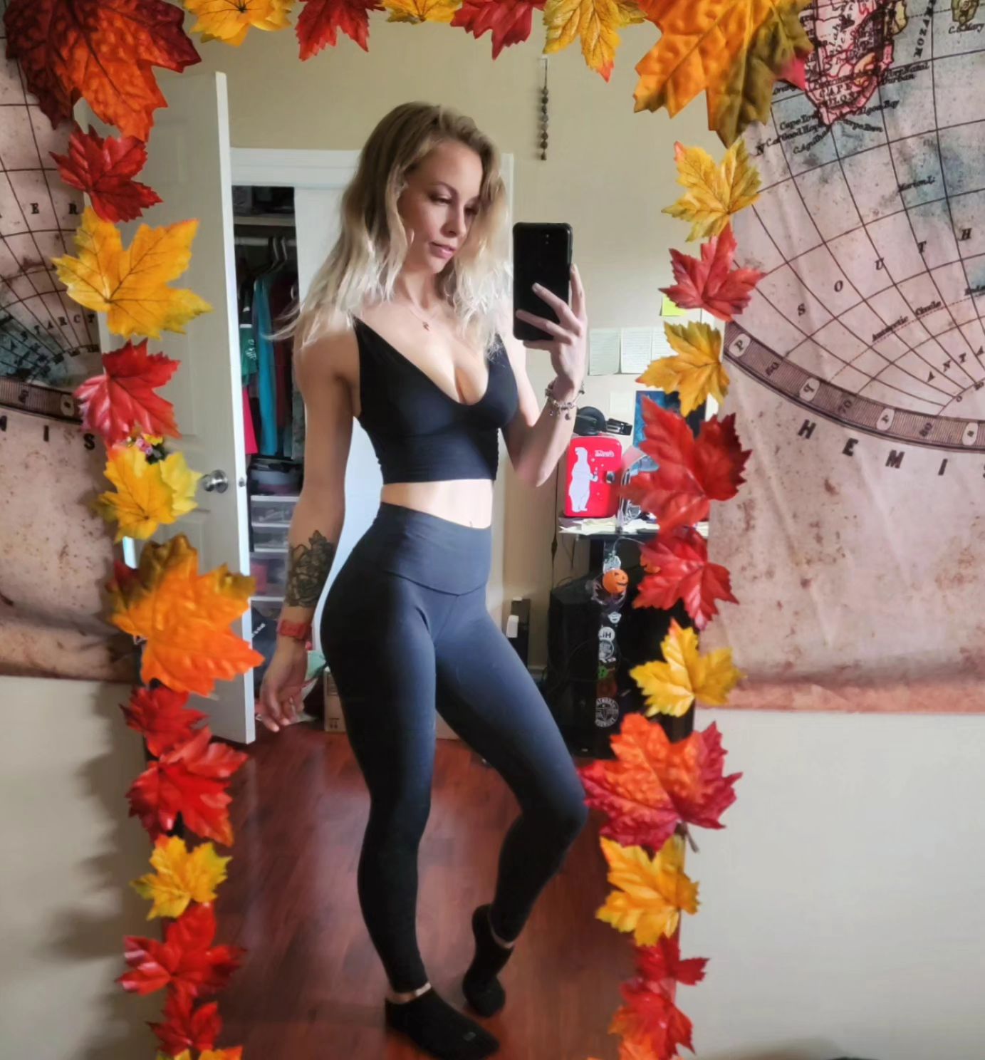 Talk about fall vibes 🍂🍁🍂

Top: @sheinofficial
Pants: @lululemon

@theofficialpandora
@fitbit

#sg #linkinbio #fitness #modelmayhem #modelsofig #modelsofinstagram #blondie #photoshoot #workout #fitnessmodel #leaves #gnd #canadianbabe #canadiangirls #canadianmodel #falldecor #beauty #discover #explore #leaves #babes #cutegirls  #mirrorselfie #autumn #halloween #autumnvibes #onlyfanz #hotmodel #beautiful #fallvibes