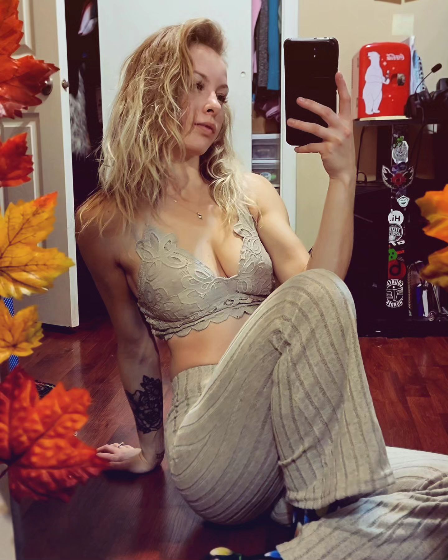 I forgot about this app again

Pants by: @sheinofficial
Top by: @hm

#sg #linkinbio #spookyseason #modelmayhem #modelsofig #modelsofinstagram #blondie #halloween #girlsofonlyfans #girlswithtattoos #cutie #gnd #canadianbabe #canadiangirls #canadianmodel #spookyseason #beauty #discover #explore #devil #babes #cutegirls  #mirrorselfie  #fansonly #model  #hotmodel #beautiful #follow #shein #comfy