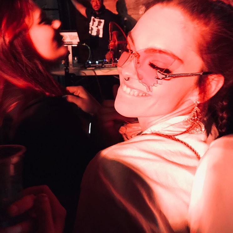 💗butterfly vibes thru pink shades💗💗

-
📸: @morgermen thank you so much for the amazing pictures and meeting you last night 🫶🏼🫶🏼🫶🏼 you’re beautiful and a ray of sunshine ☀️ 

-

I’m not sorry for the double post either, no cap. last night was a movie I’ll never forget 🕊️💗✊🏽🫶🏼💙