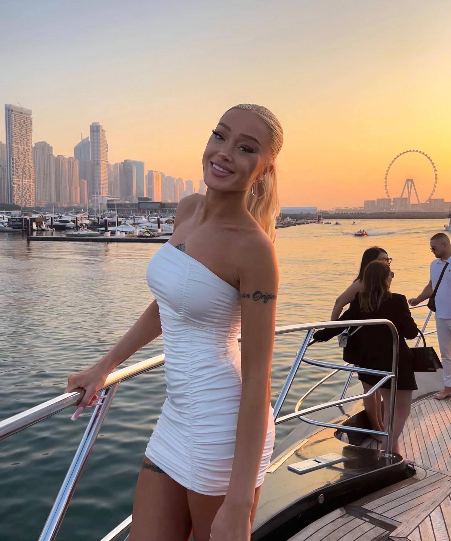Dubai Bling ✨ #dubailife #yachtday #blondegirl