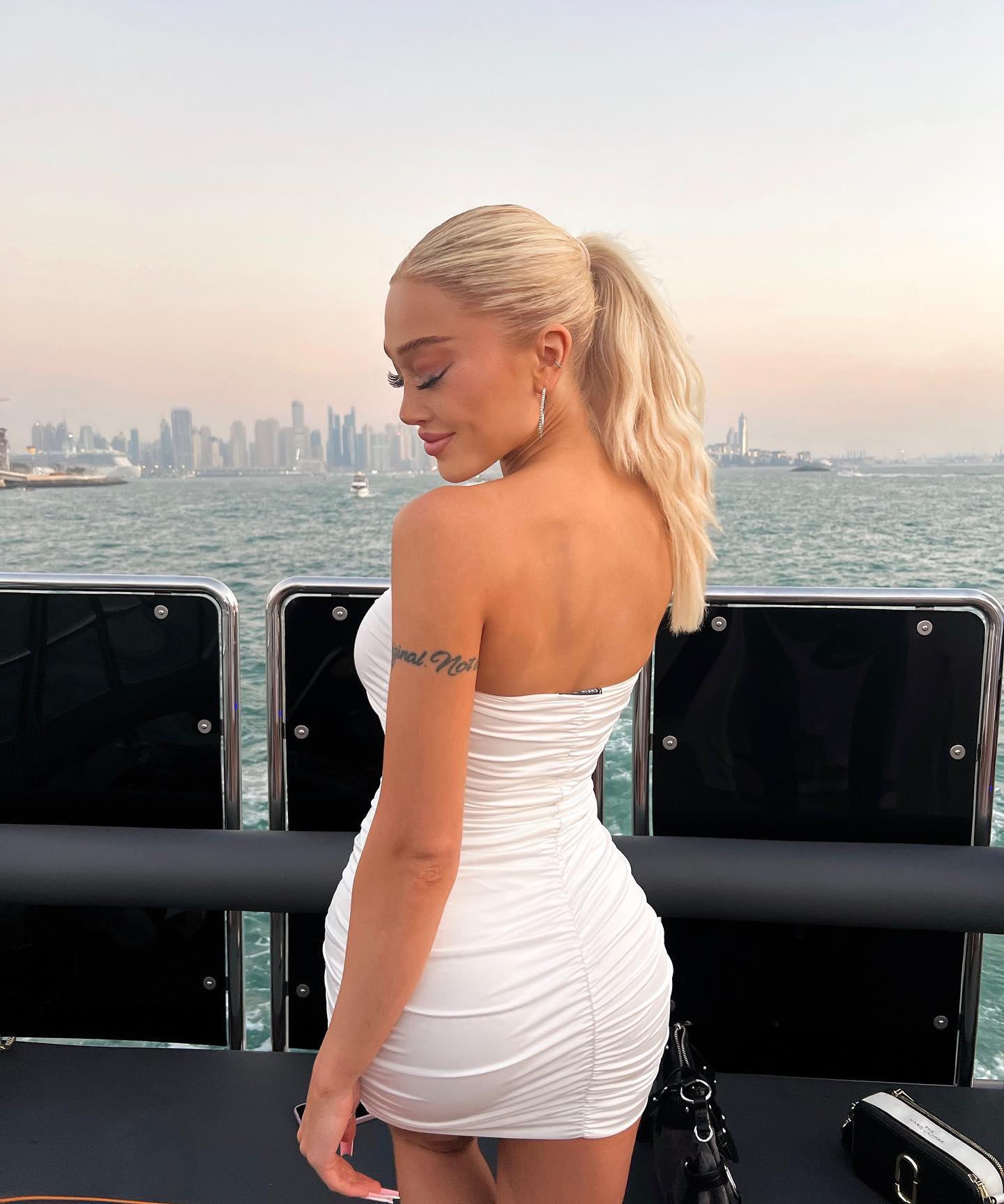 Dubai Bling ✨ #dubailife #yachtday #blondegirl