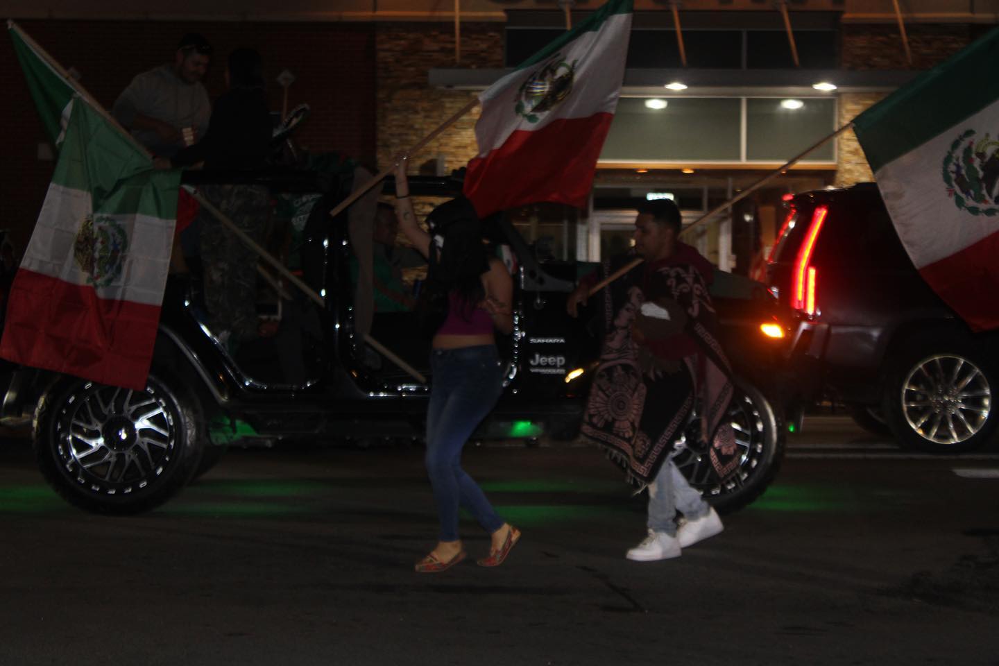 9/16 🇲🇽 

#mexico #vivamexico #mexicanindependenceday #chicago #photooftheday #explorepage✨ #archerheightschicago #chicago #chicagophotographer #photooftheday #party #dance #september