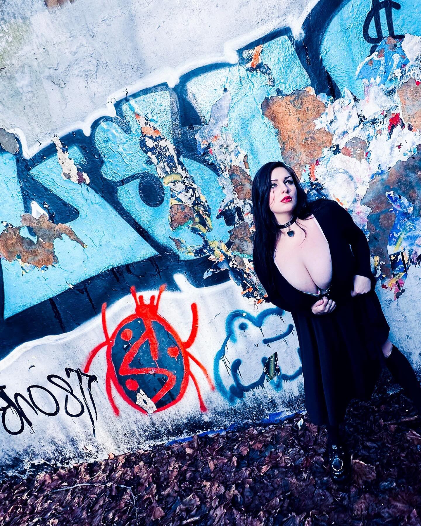 If ever the devil was born, without a pair of horns, it was you… 

#jezebel #frankielane #graffitiart #abandonedplaces #militaryfort #newengland #emogirl #gothgirl #altmodel #blackismyhappycolor #allnatural #nophotoshop #busty #blessed #btggf #gothgf #curvygirl #hourglass #inthewoods #decayingbeauty #palegirl #gothicstyle #alternativestyle #emoforlife #emotional #feelings