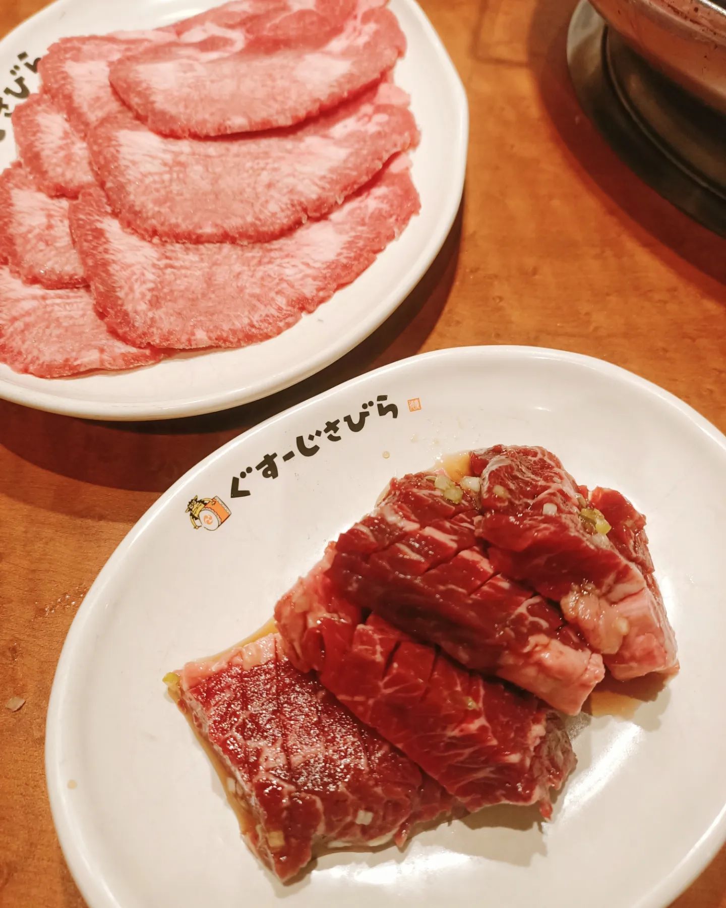 令人心情愉悅的咖哩牆 🍛🍛🍛
我超愛逛異地的超市，總是能有新奇的發現～
隨時都能吃到便宜又美味的生魚片好幸福！！！
#curry #okinawa #japan #travel #food #foodporn