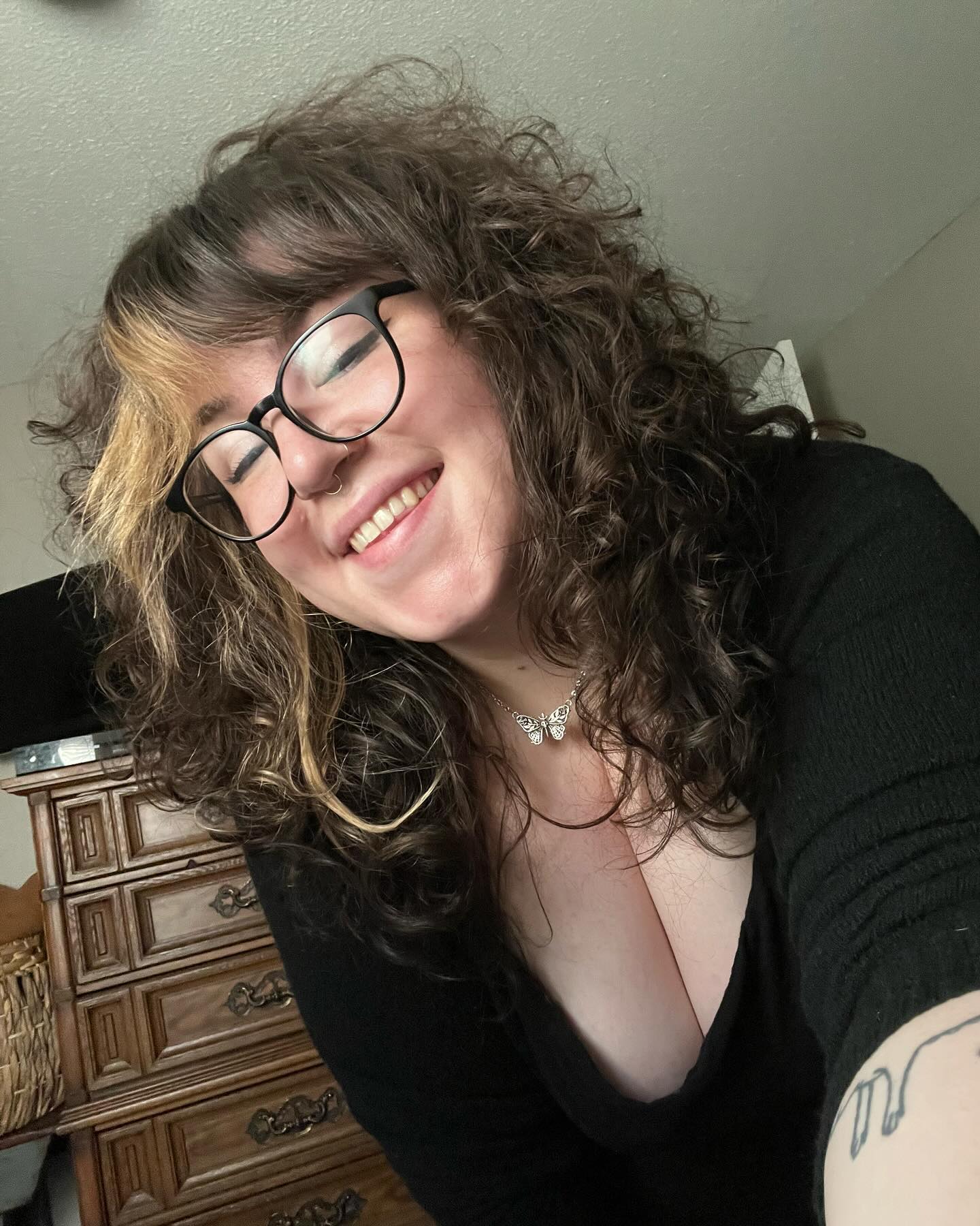 This song is, was, and always will be my favorite song purely because of the movie Stick It 🤣 
/
/
/
#curlyhair #girlswithtattoos #plussizefashion #falloutboy #curlyhairdontcare #girlswithglasses #tongueout #altgirl #alternative
