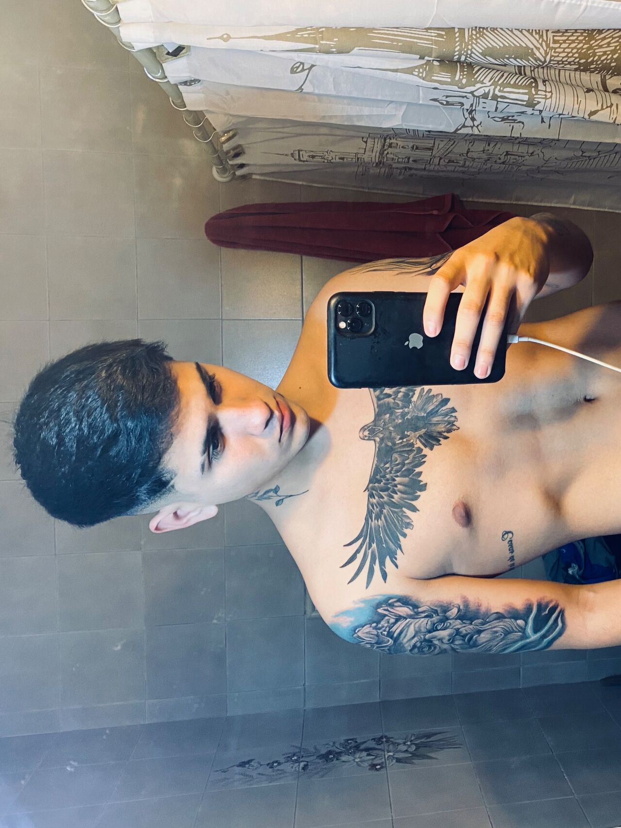 See Joven Twink 🦁🔥 (top 1%) 🥵 profile